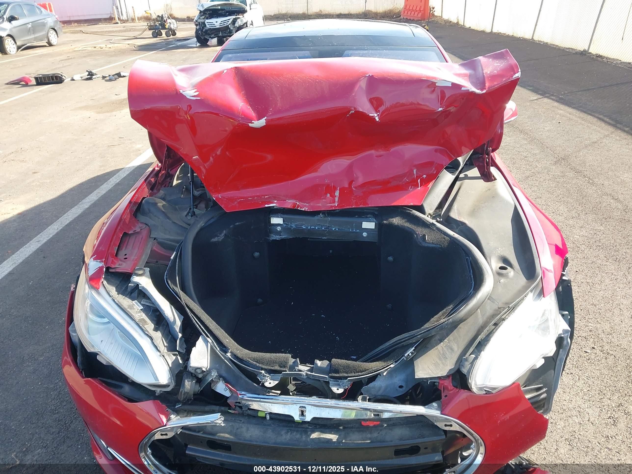 TESLA MODEL image 10