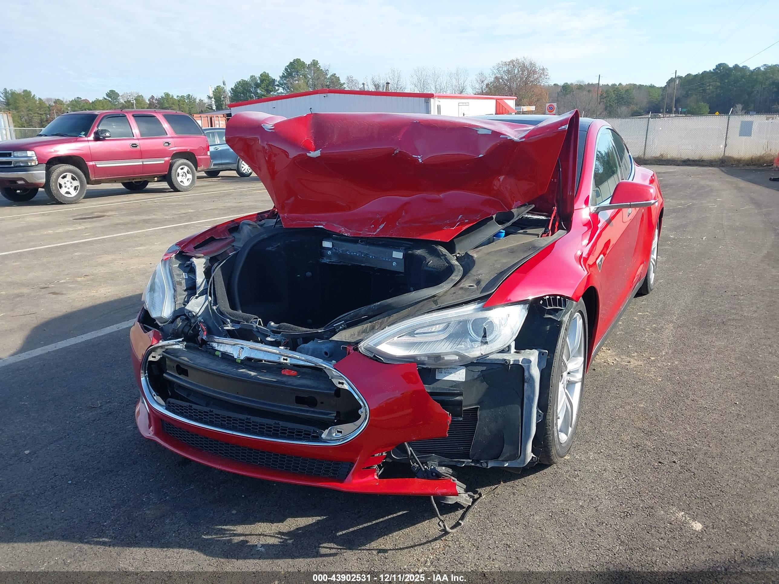 TESLA MODEL image 6