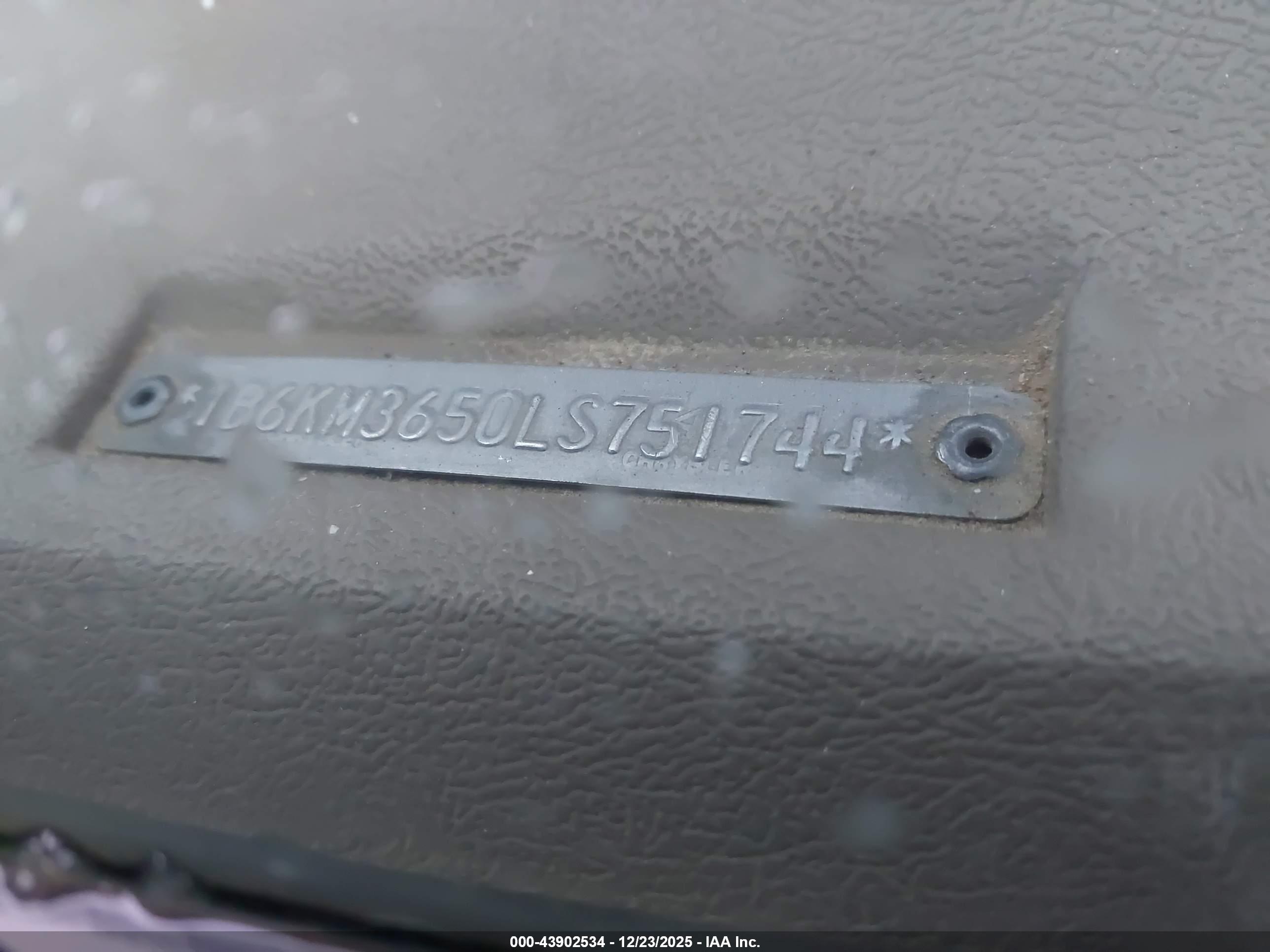 DODGE W-SERIES image 9