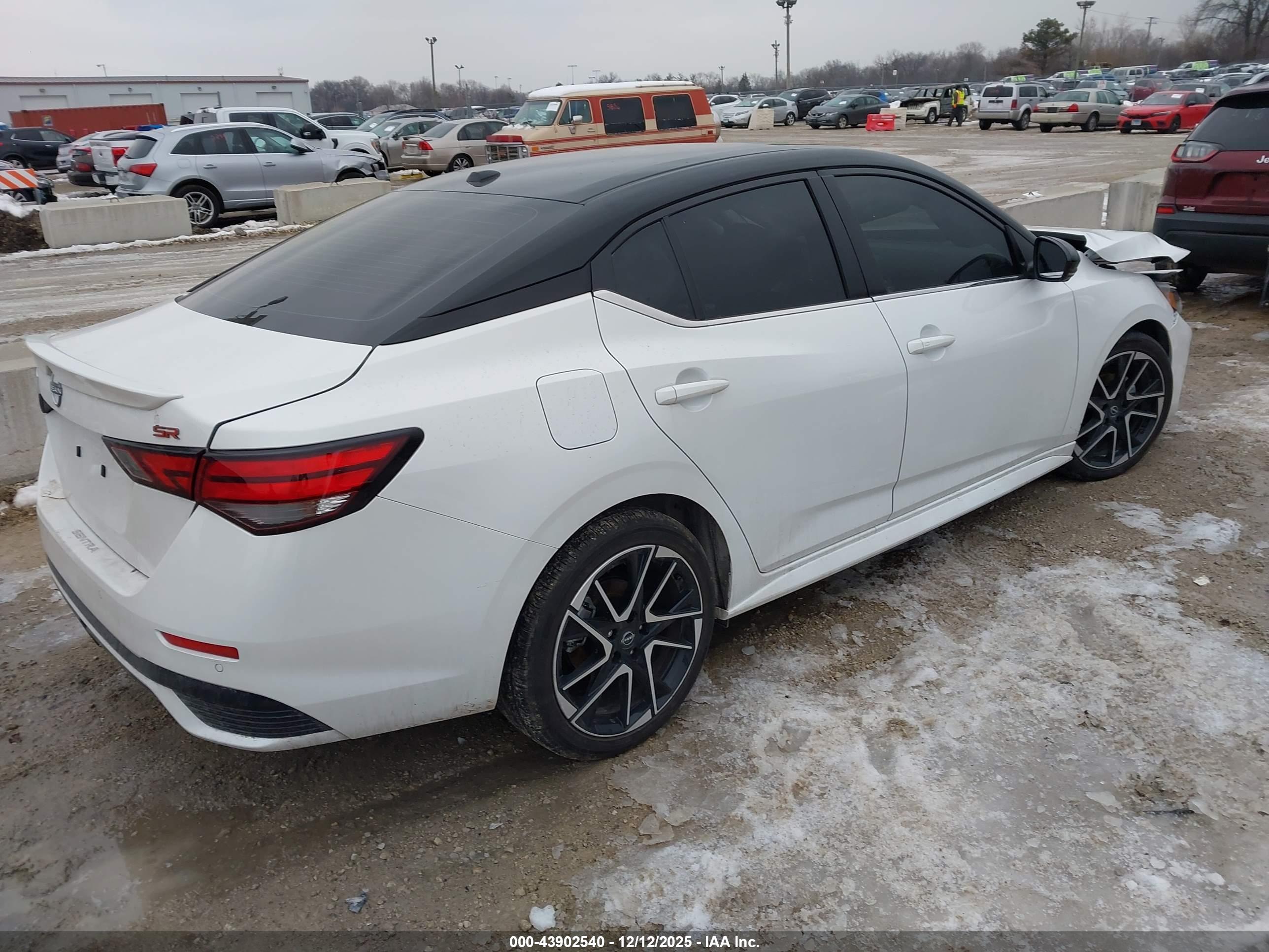 NISSAN SENTRA image 4