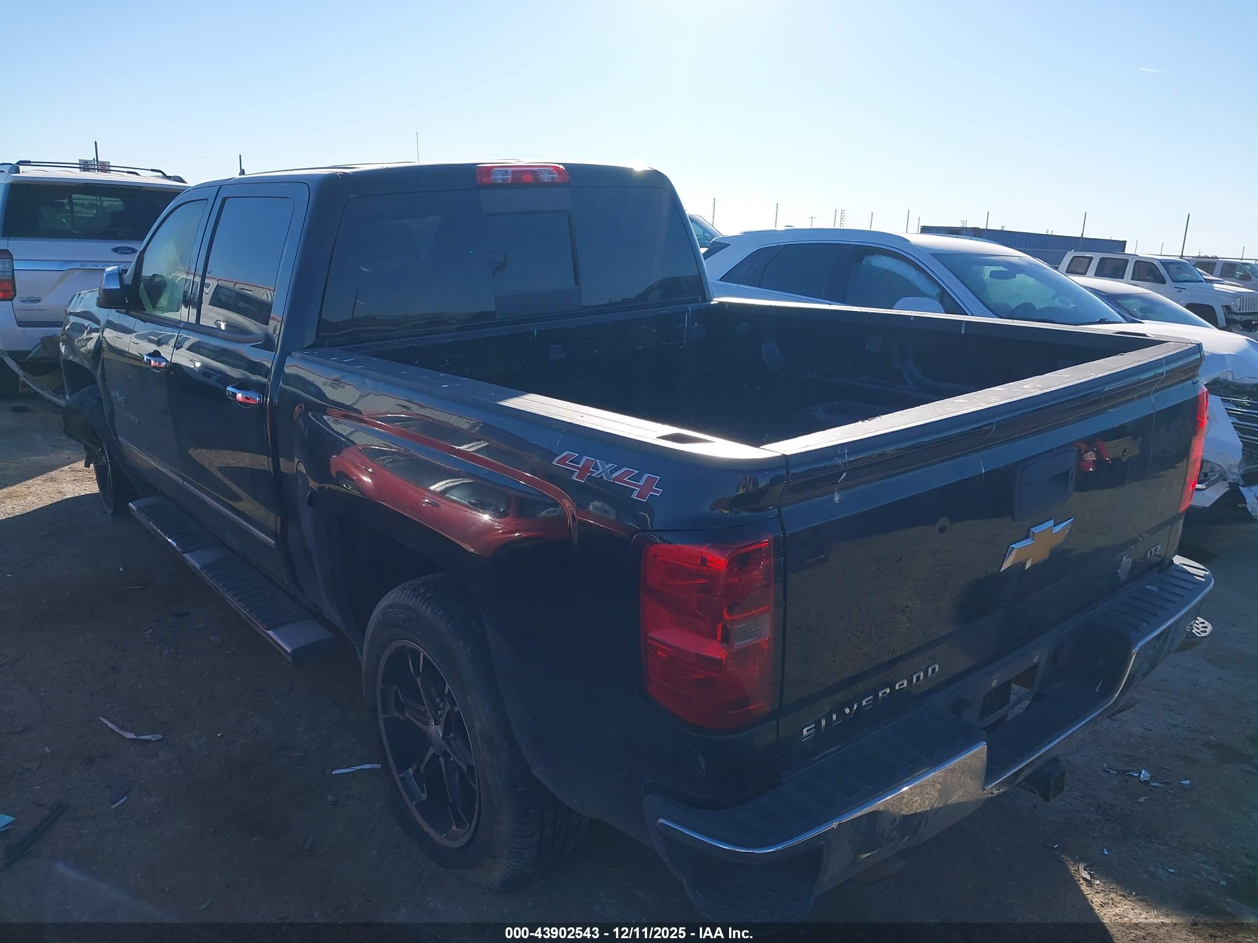 CHEVROLET SILVERADO image 3