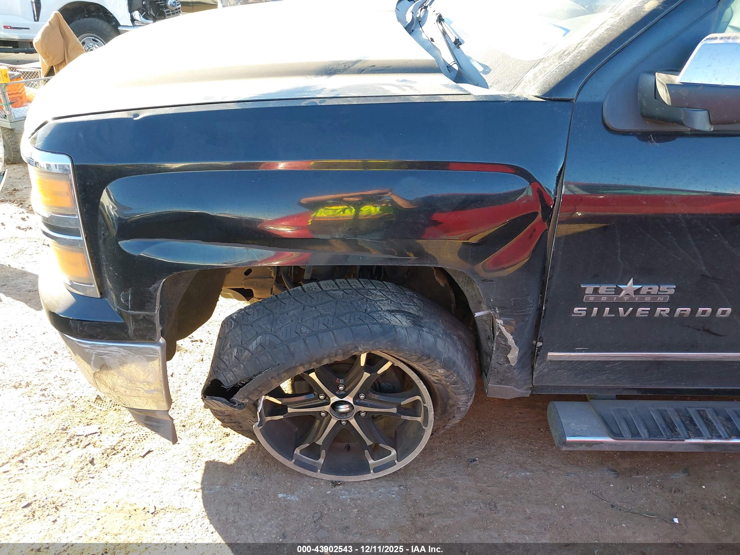 CHEVROLET SILVERADO image 6