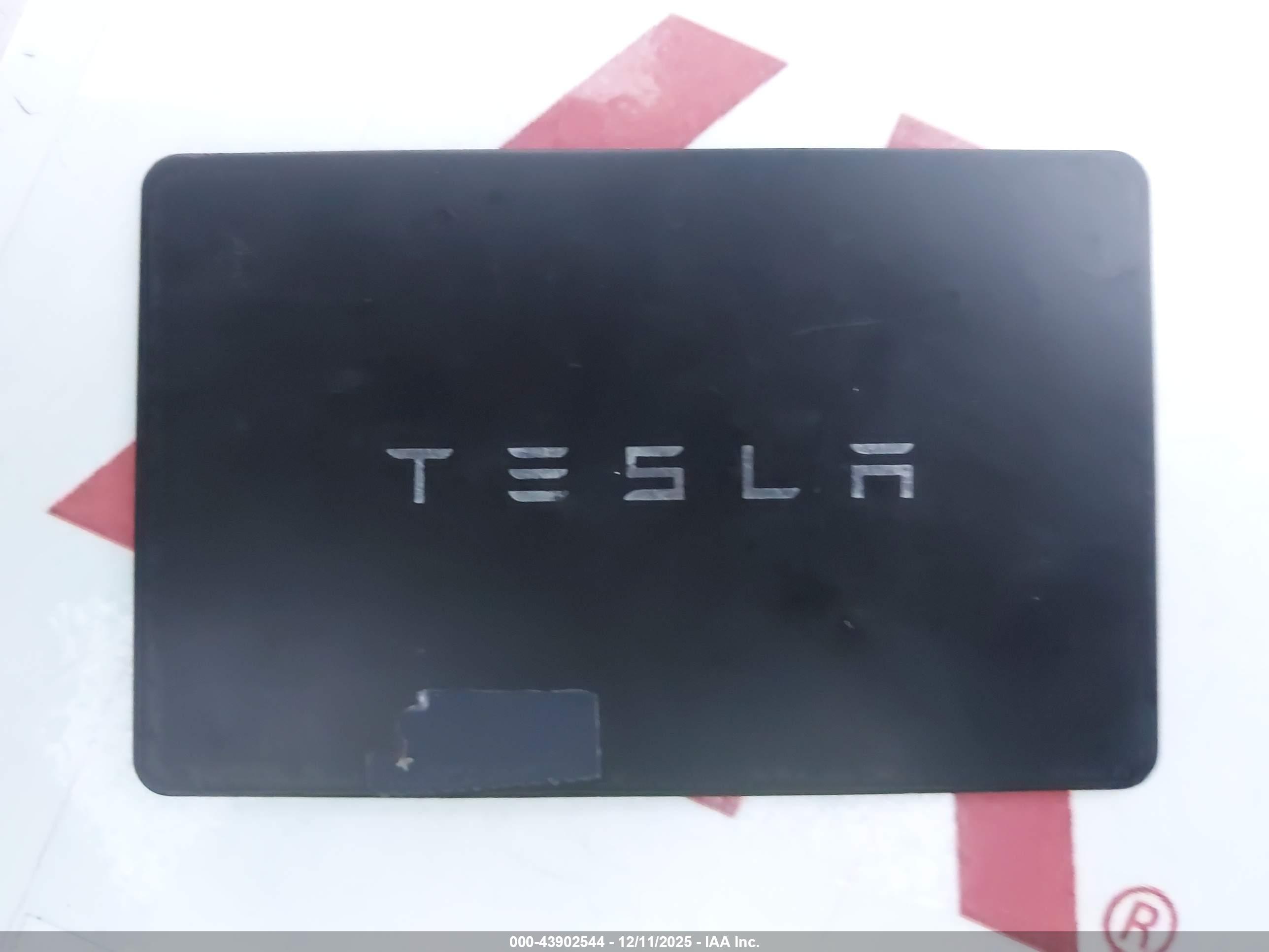 TESLA MODEL image 11