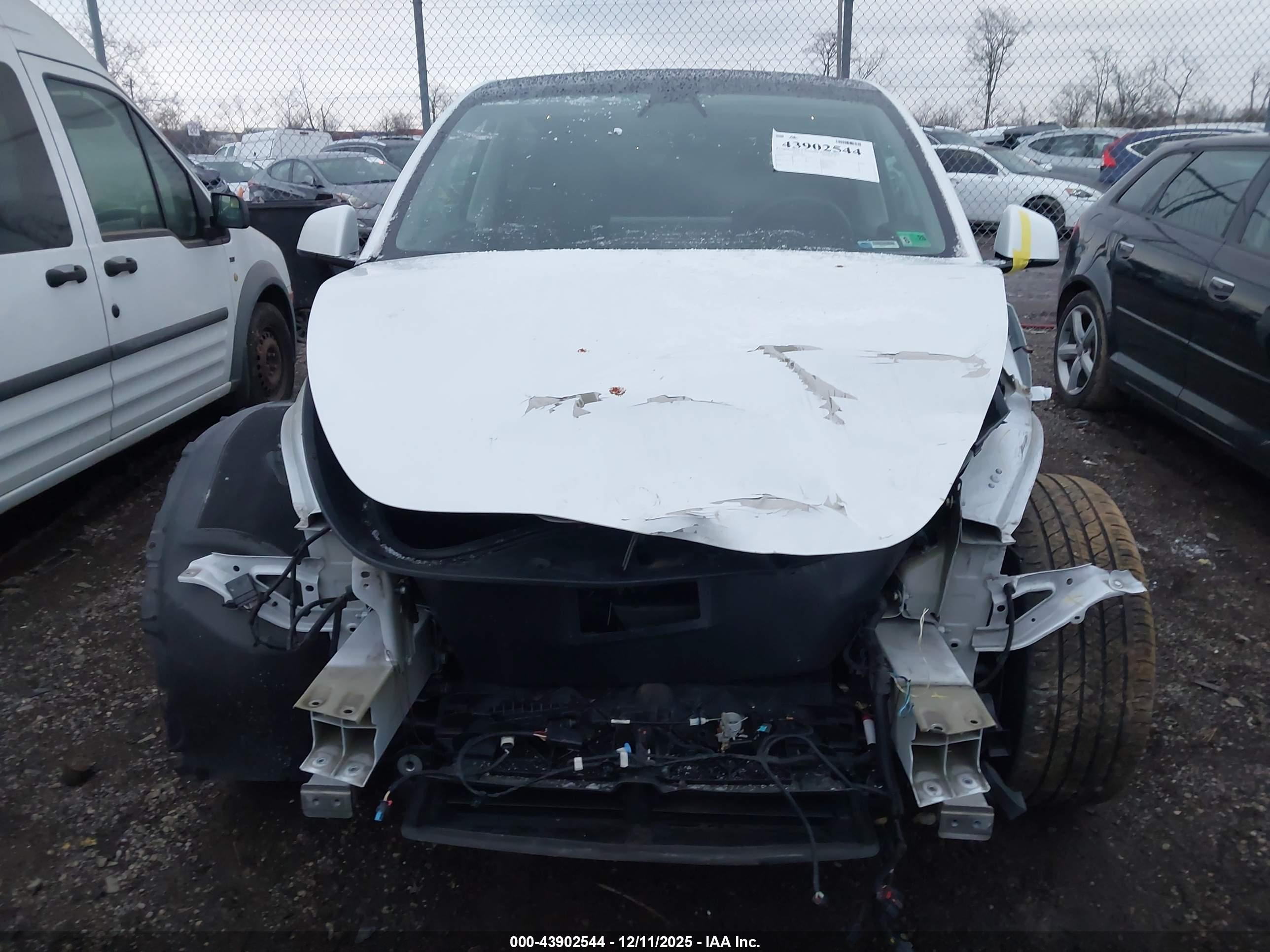TESLA MODEL image 6