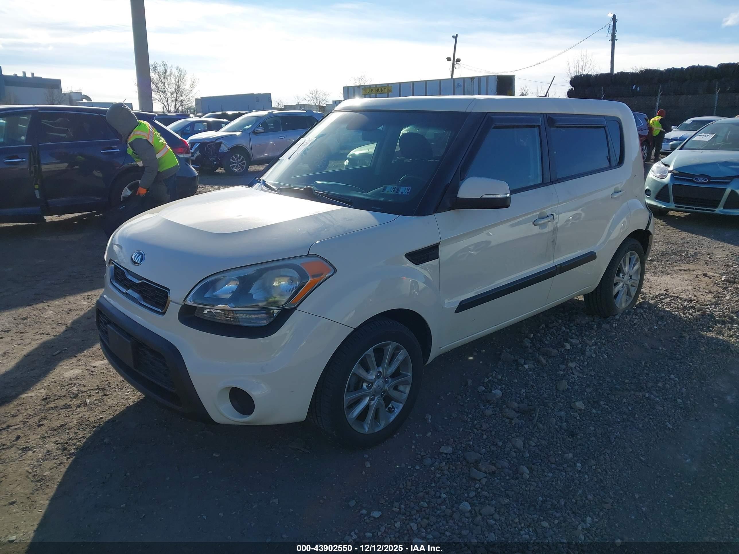 KIA SOUL image 2