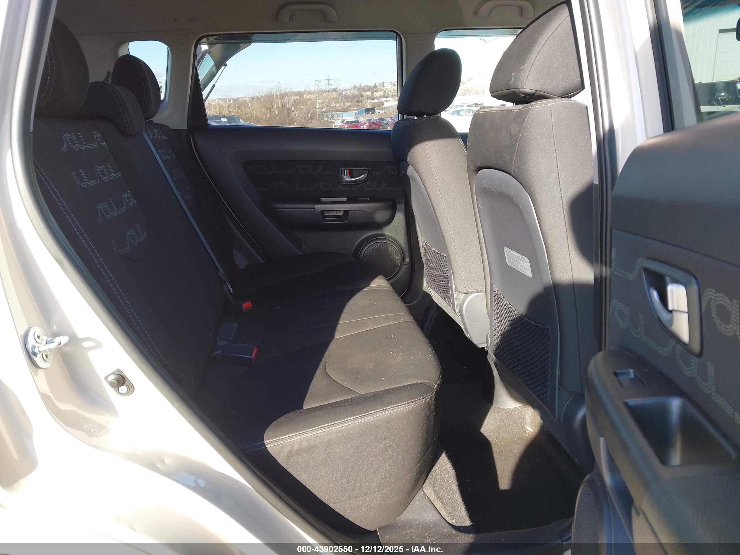 KIA SOUL image 8