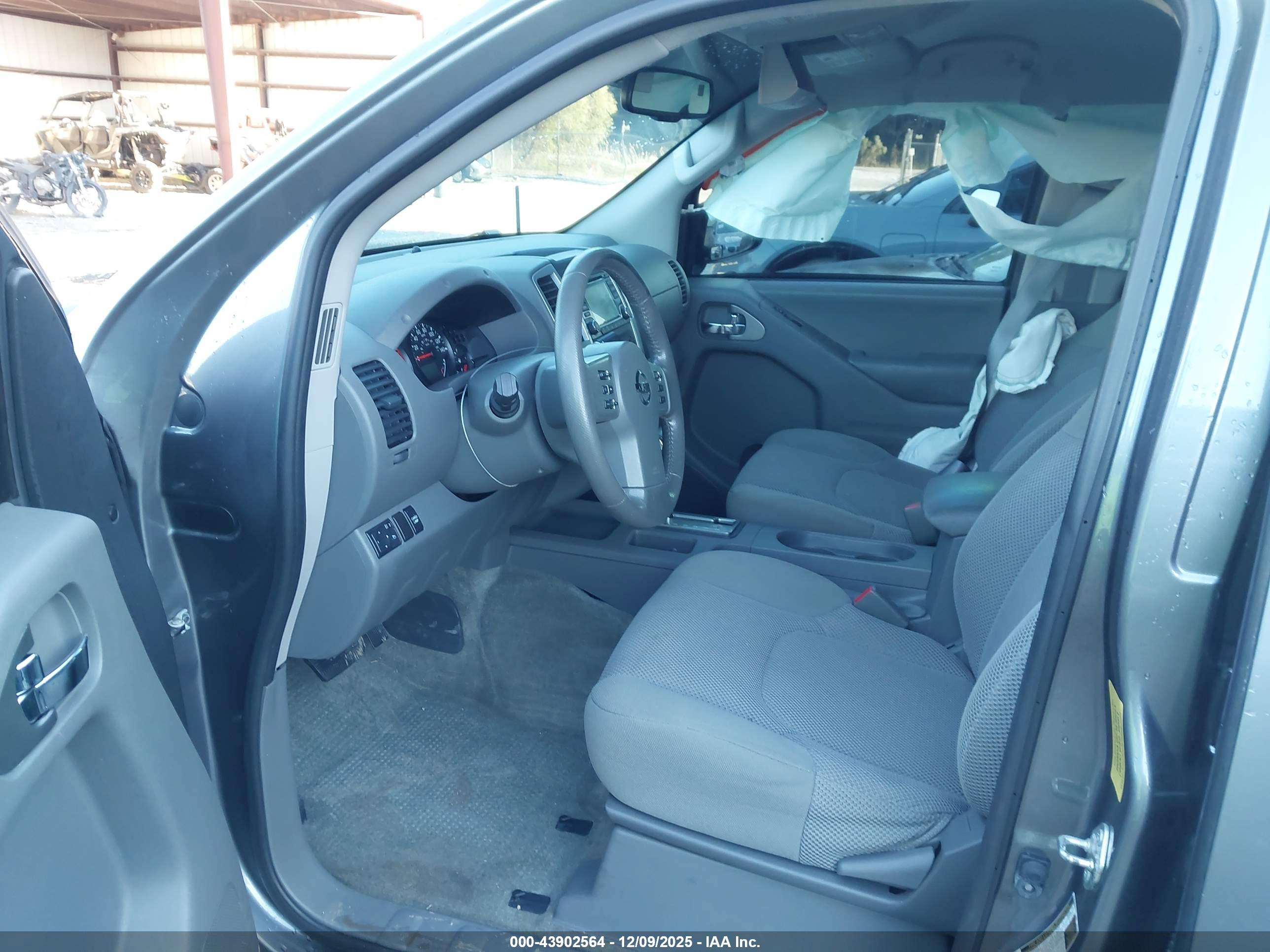 NISSAN FRONTIER image 5