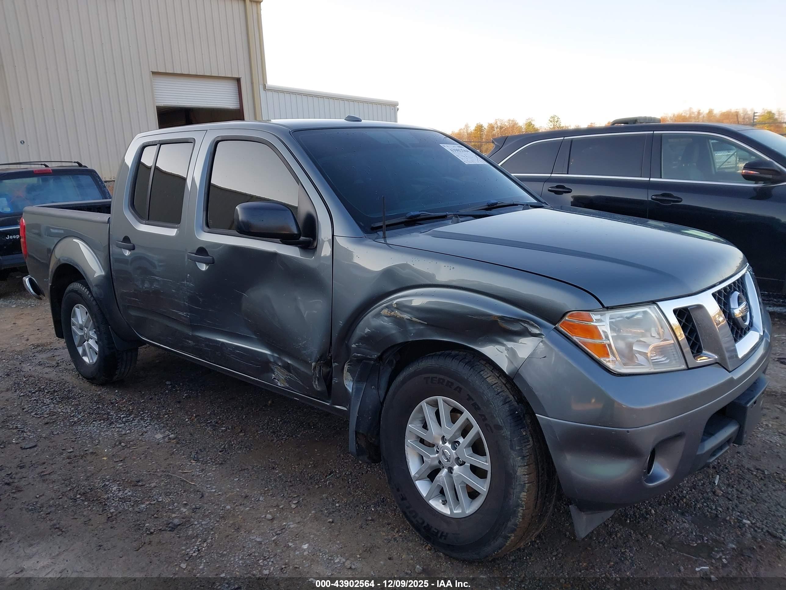 NISSAN FRONTIER image 6