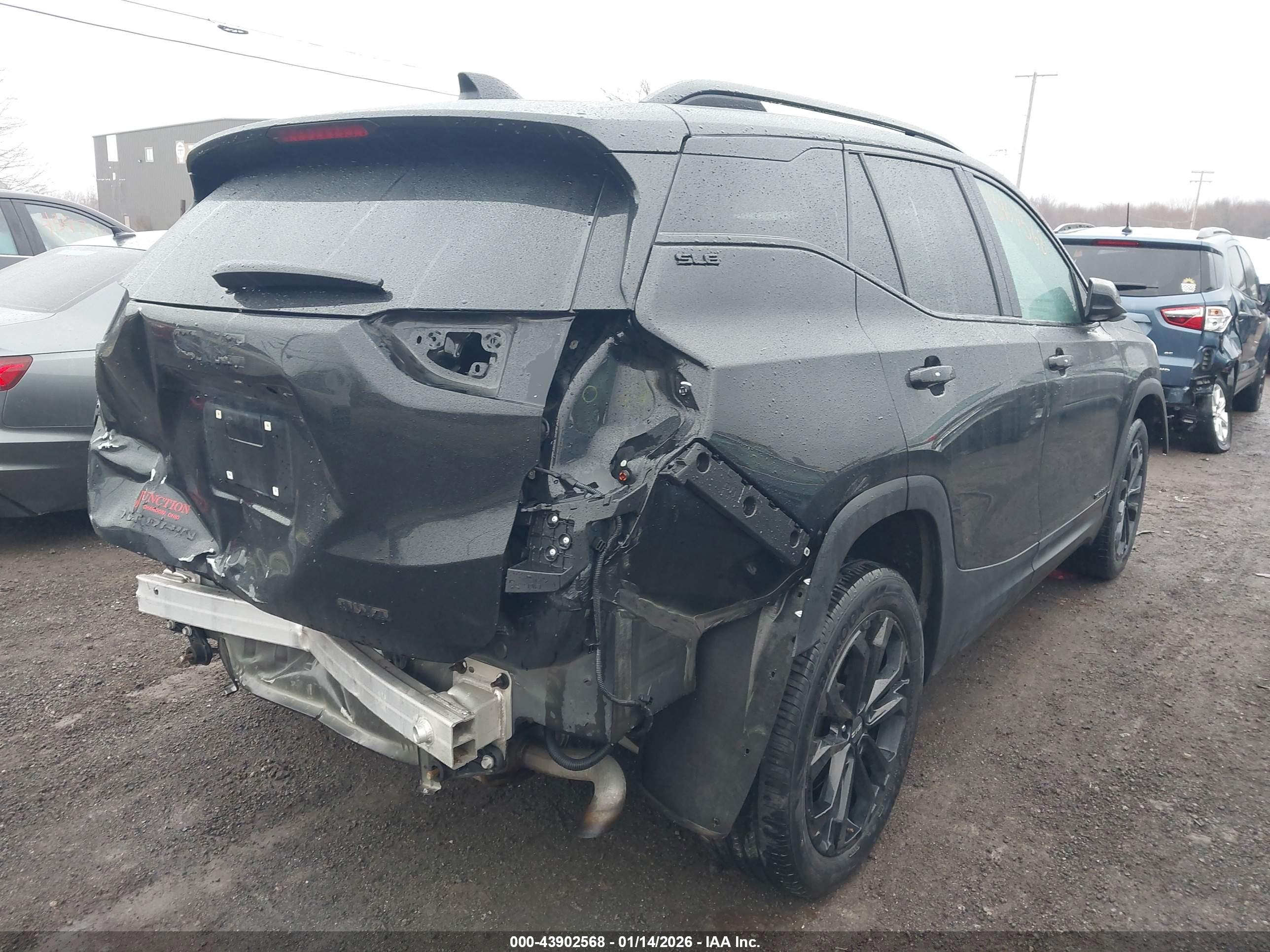 GMC TERRAIN image 4