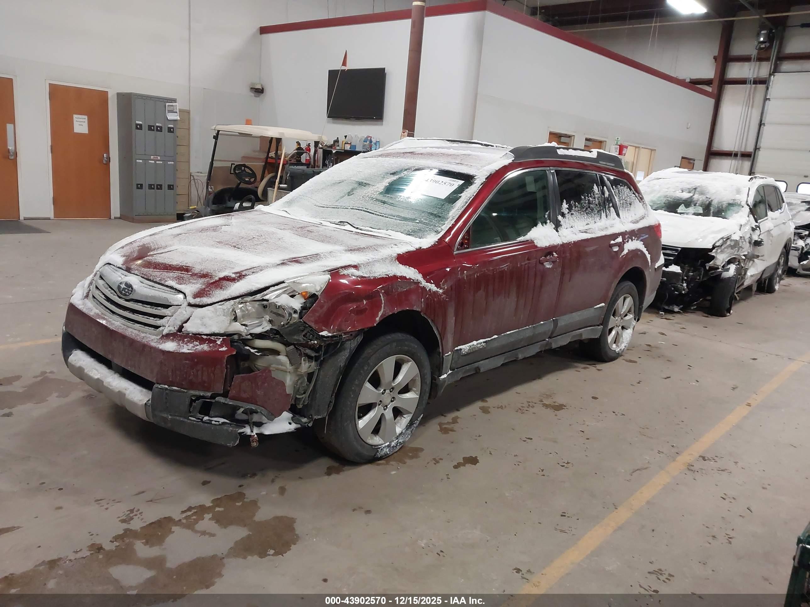 SUBARU OUTBACK image 2