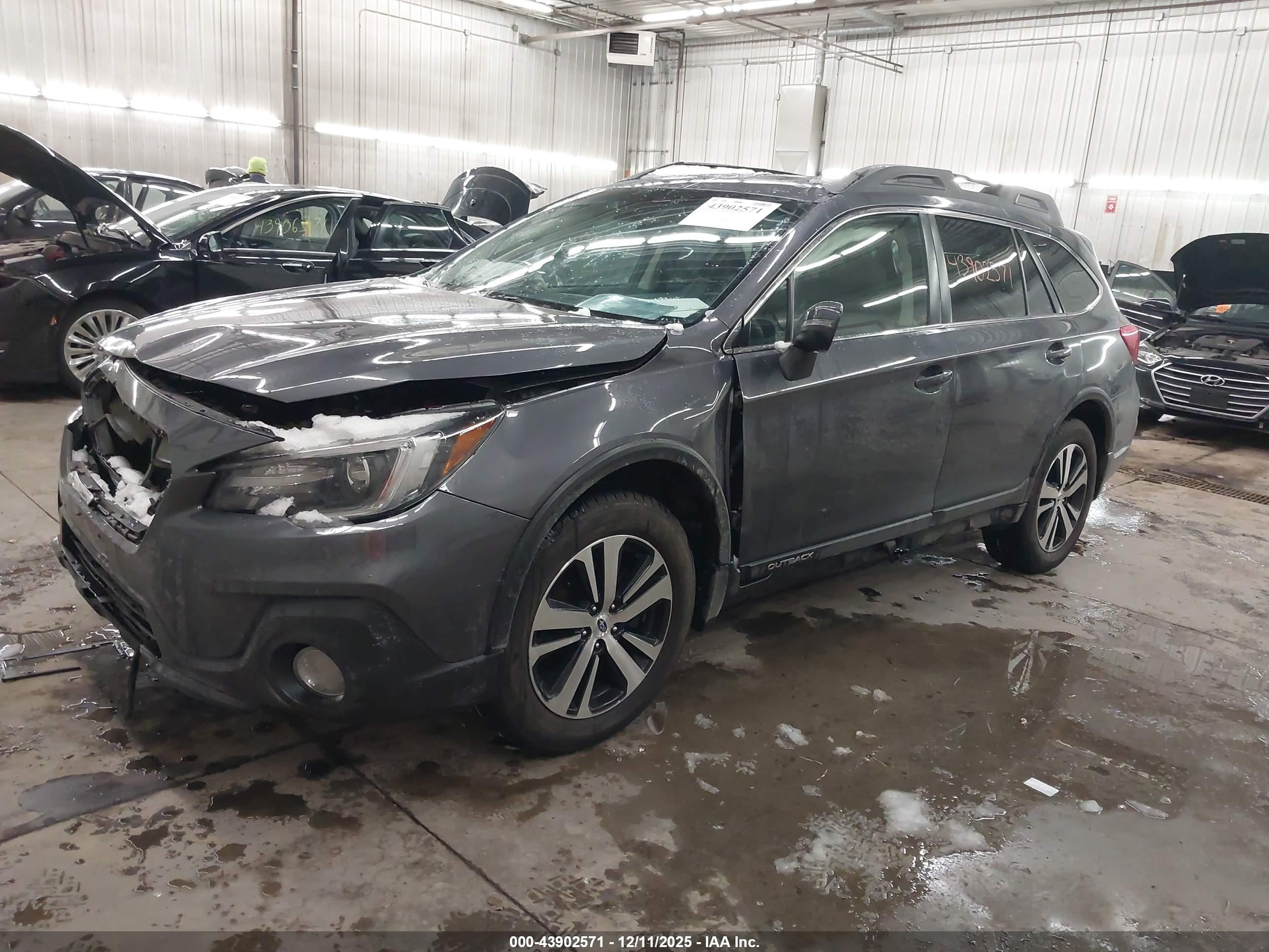 SUBARU OUTBACK image 2