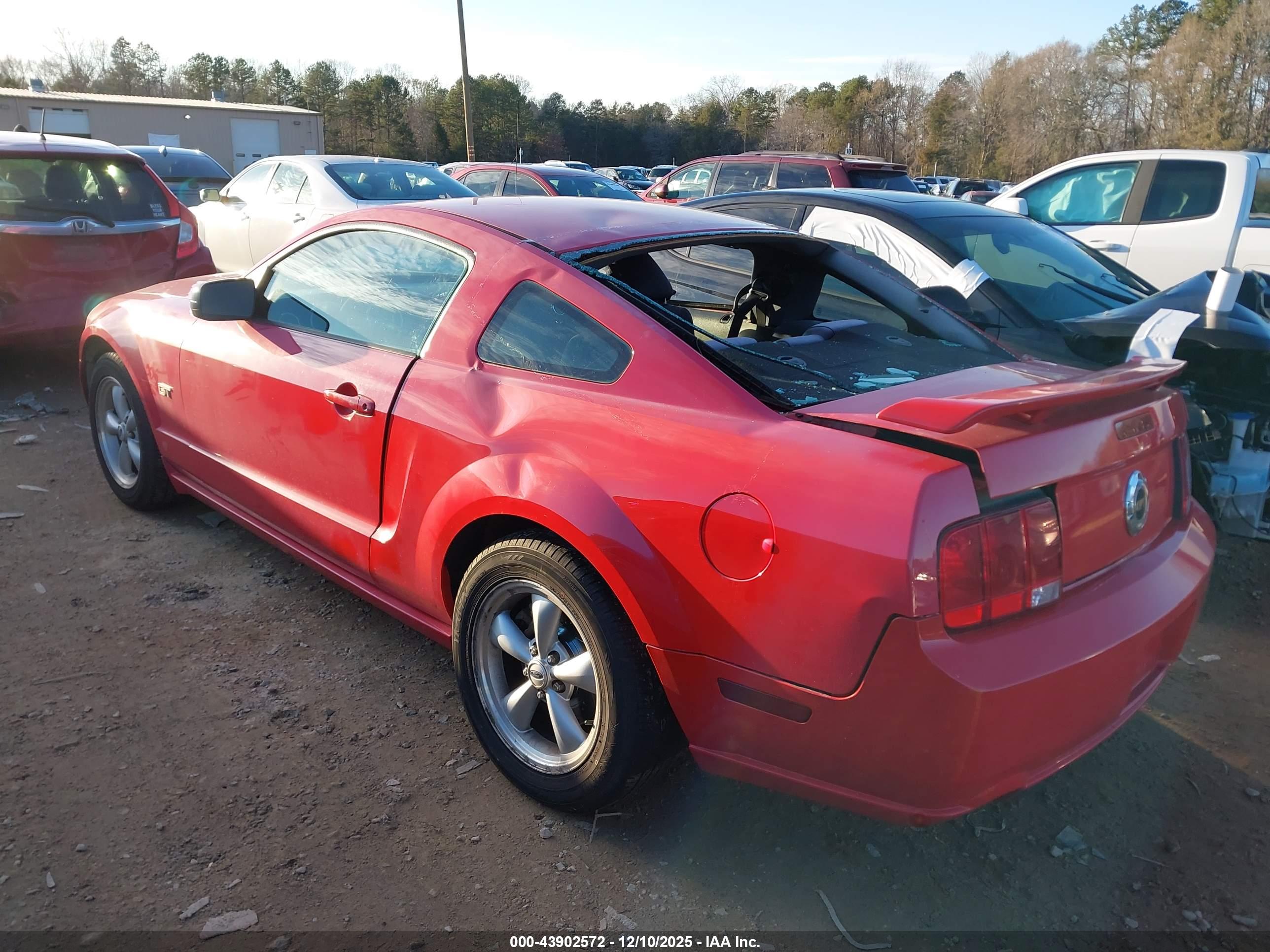FORD MUSTANG image 3