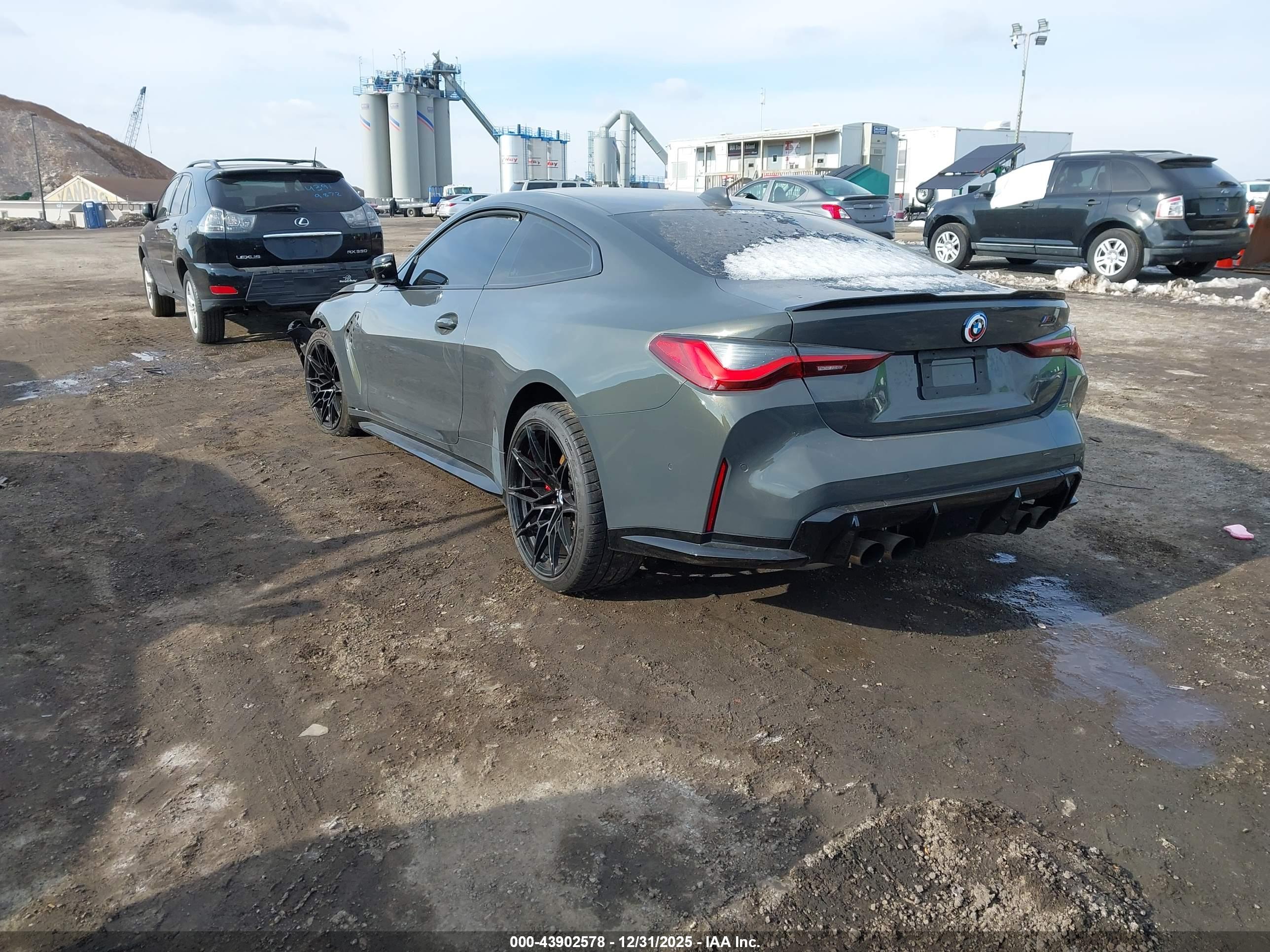 BMW M4 image 3