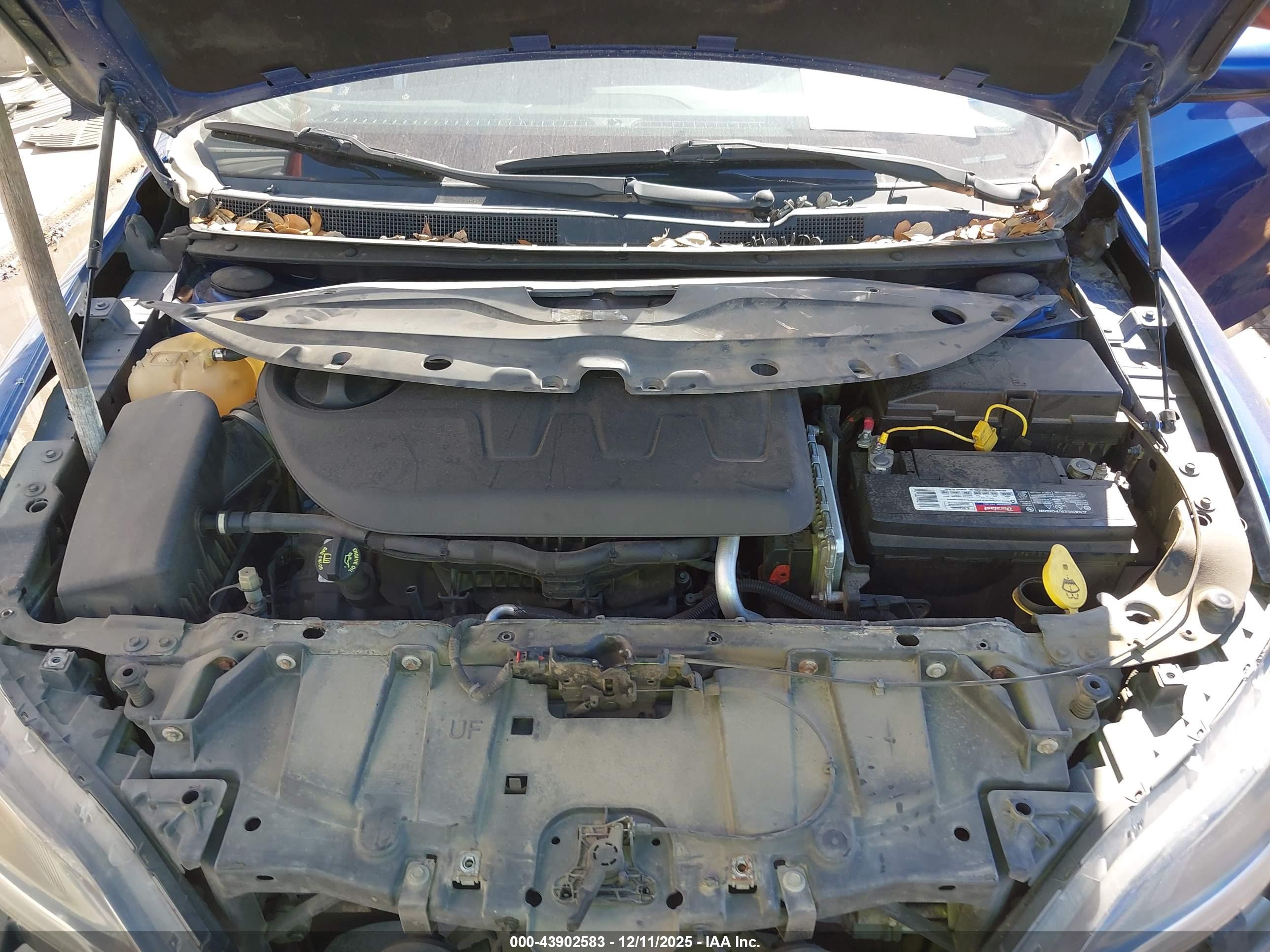 CHRYSLER 200 image 10