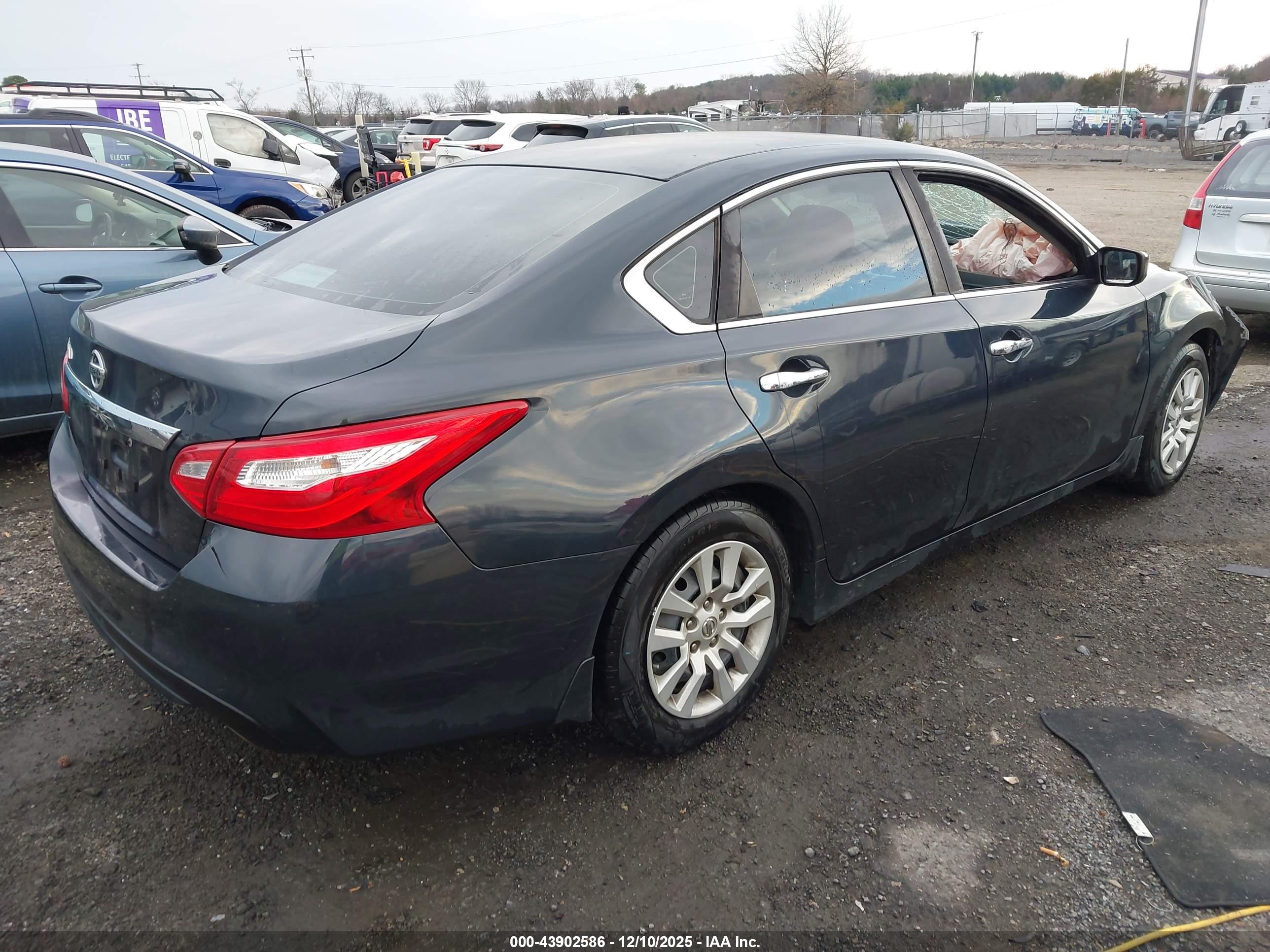 NISSAN ALTIMA image 4