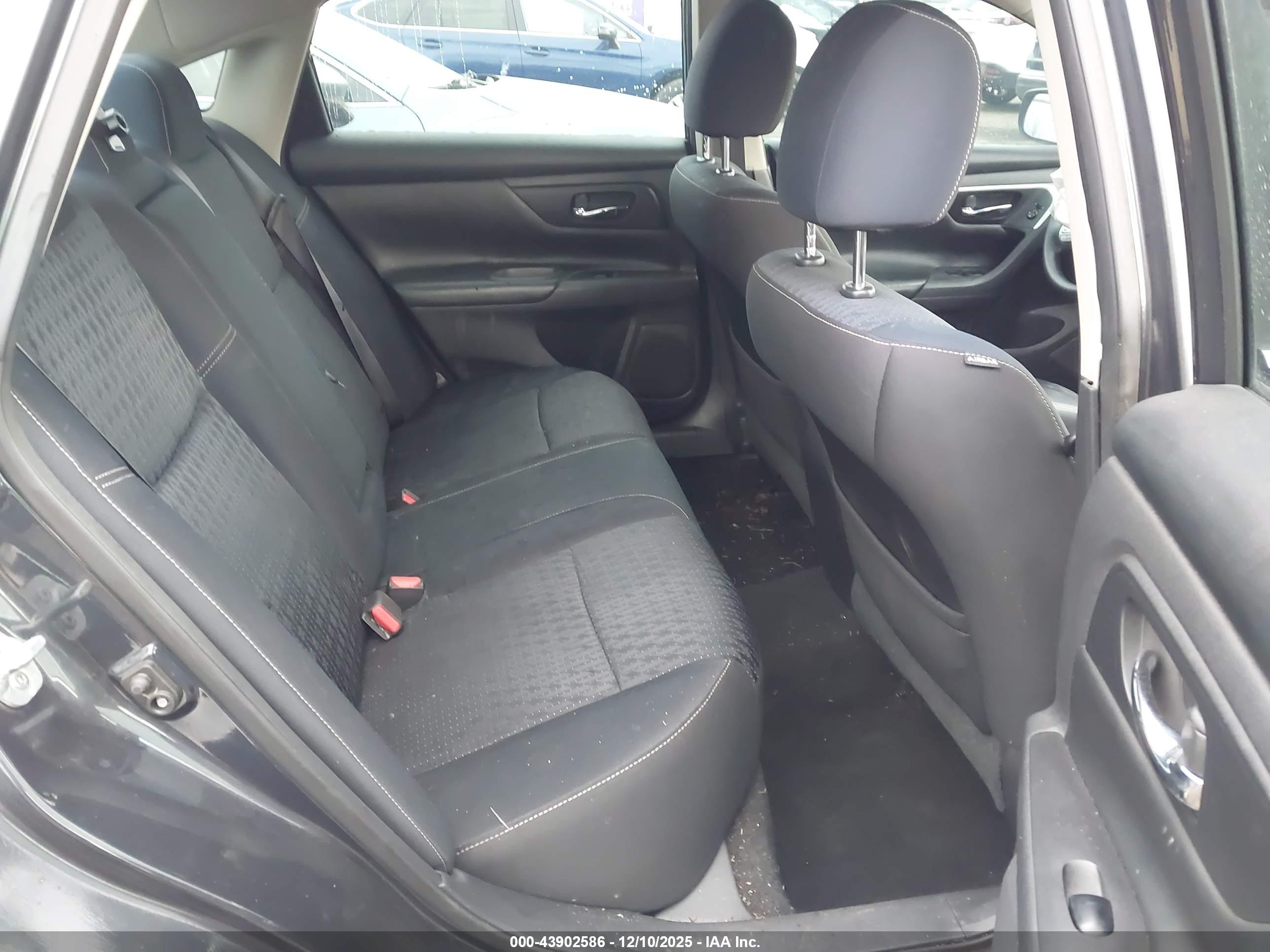 NISSAN ALTIMA image 8