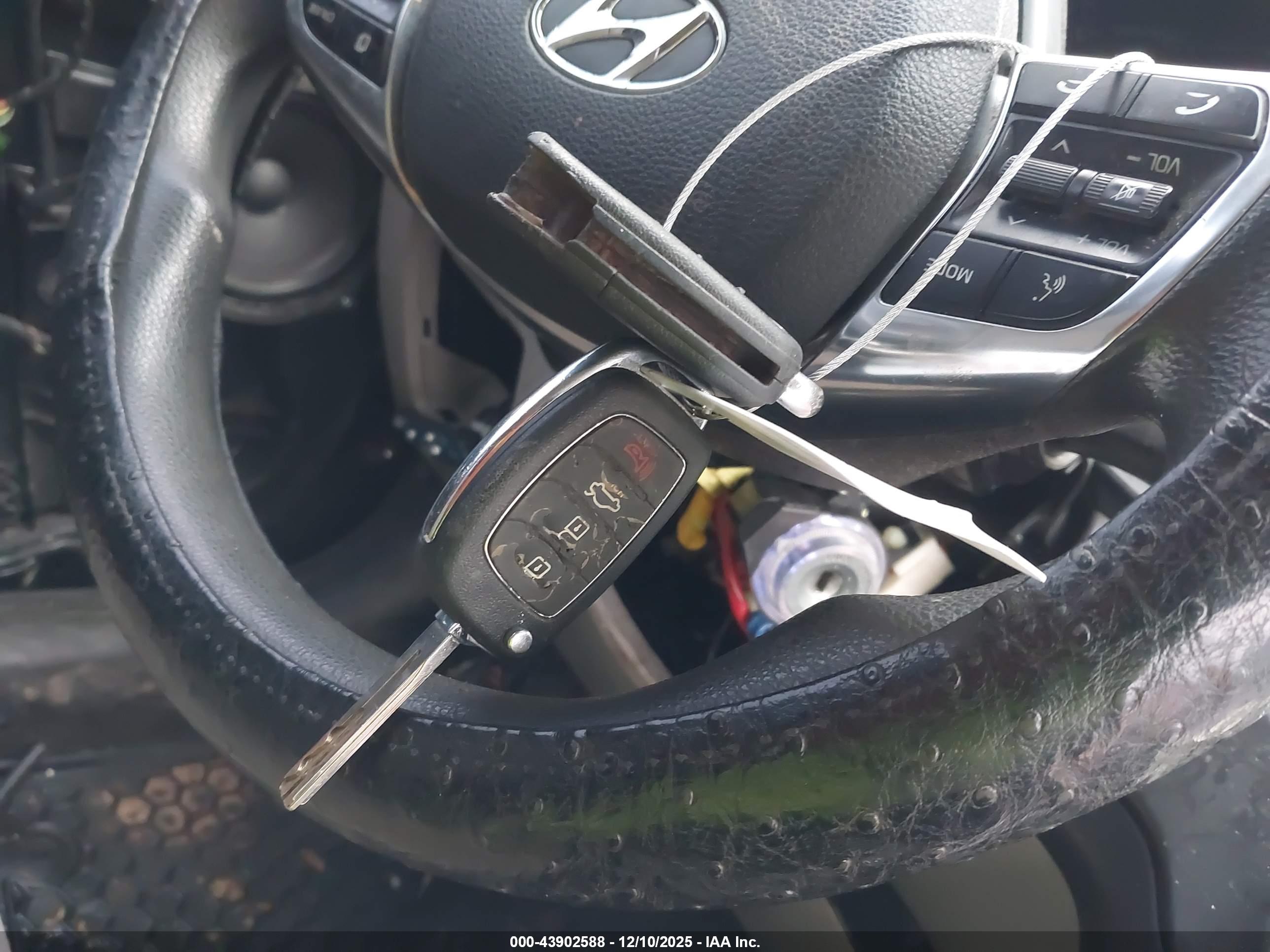 HYUNDAI SONATA image 11