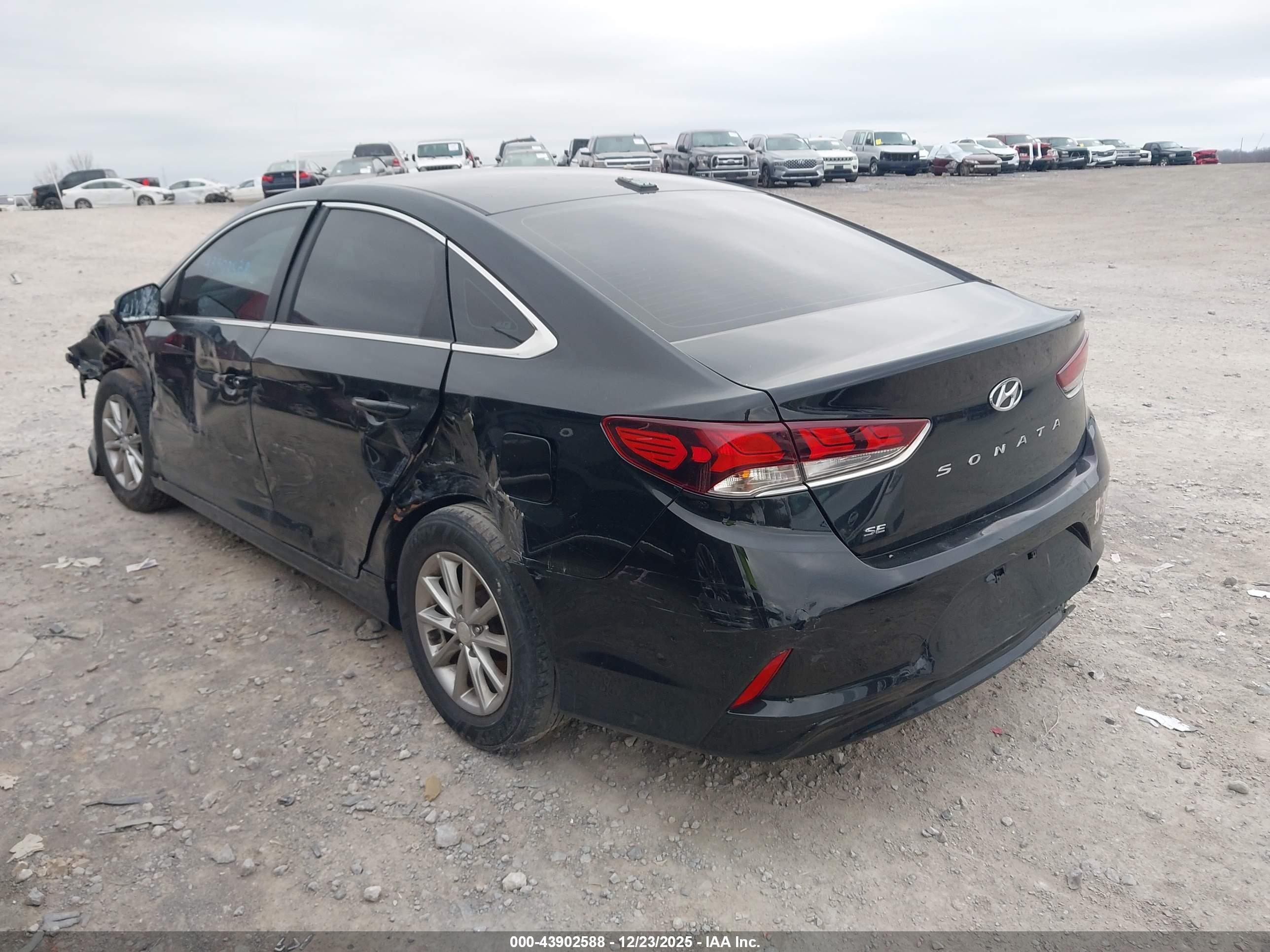 HYUNDAI SONATA image 3