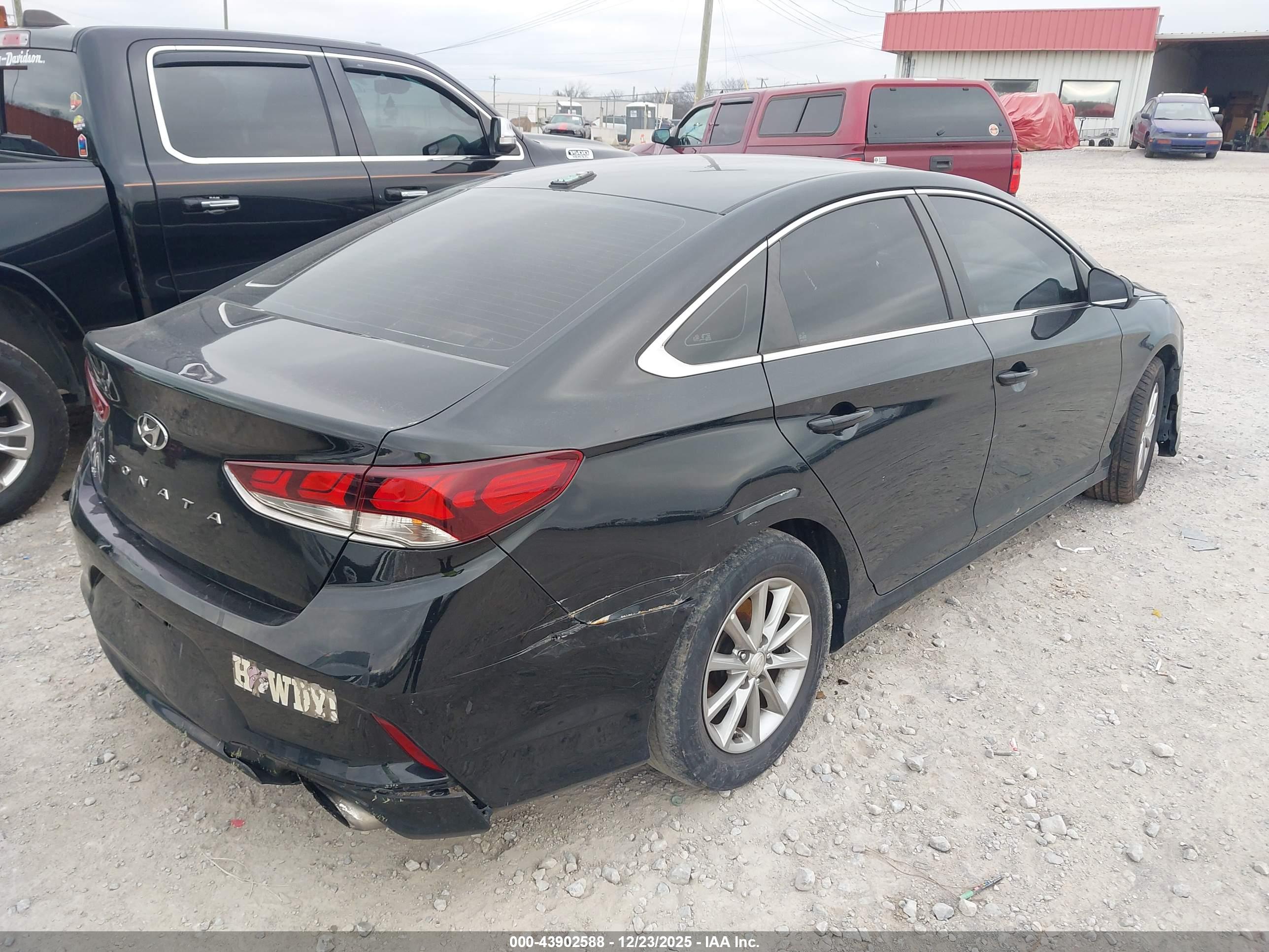 HYUNDAI SONATA image 4