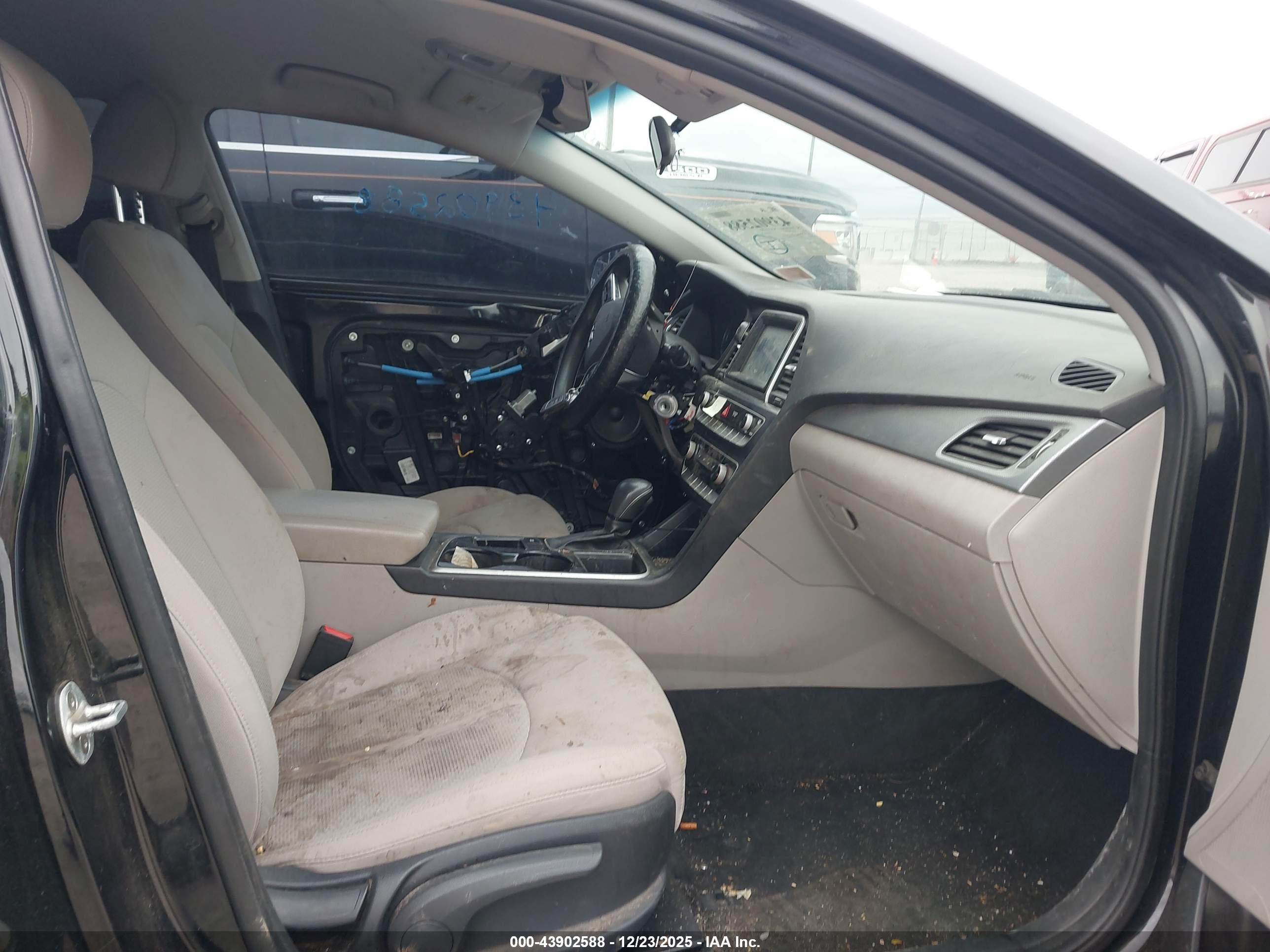 HYUNDAI SONATA image 5
