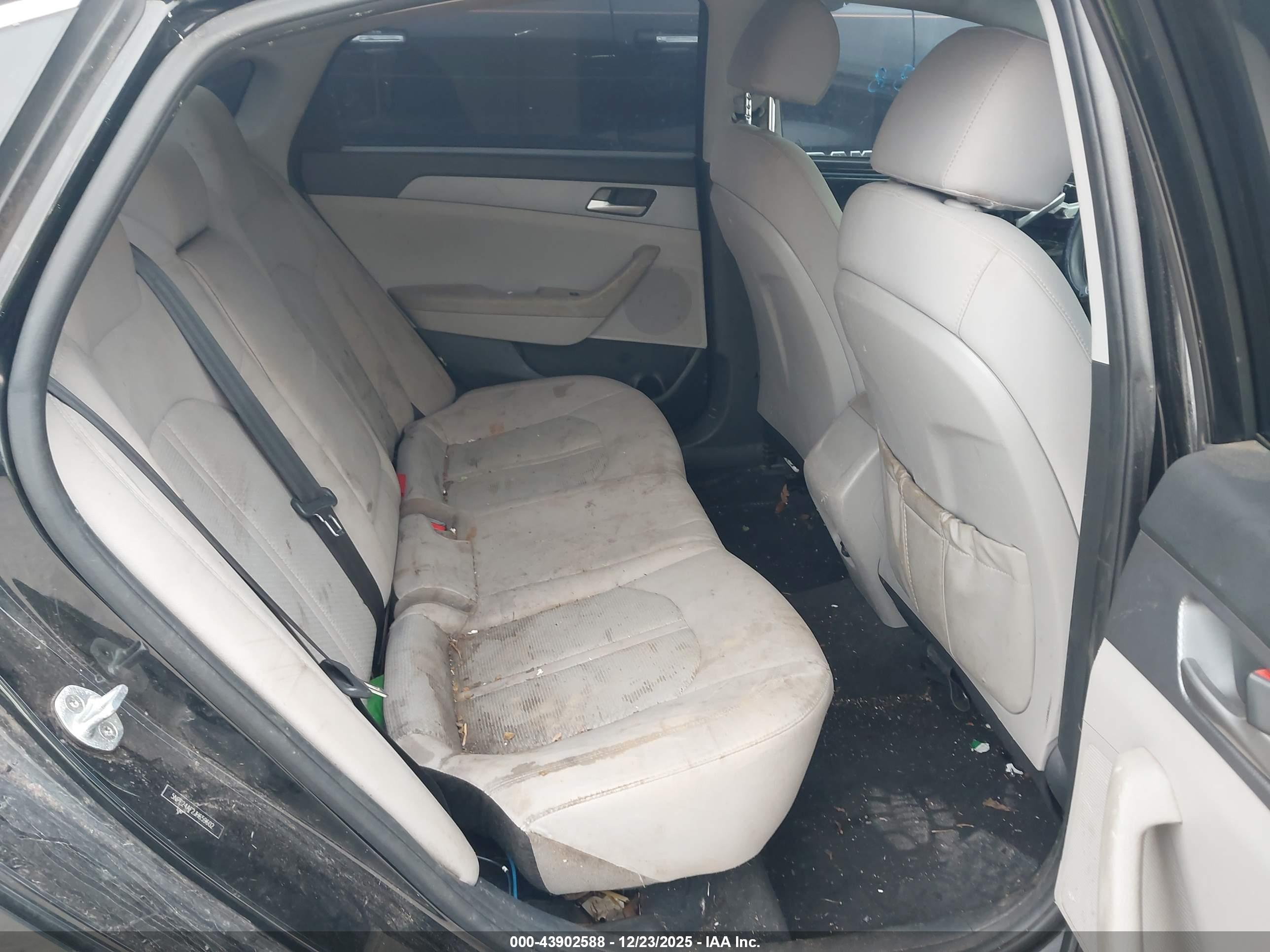 HYUNDAI SONATA image 8