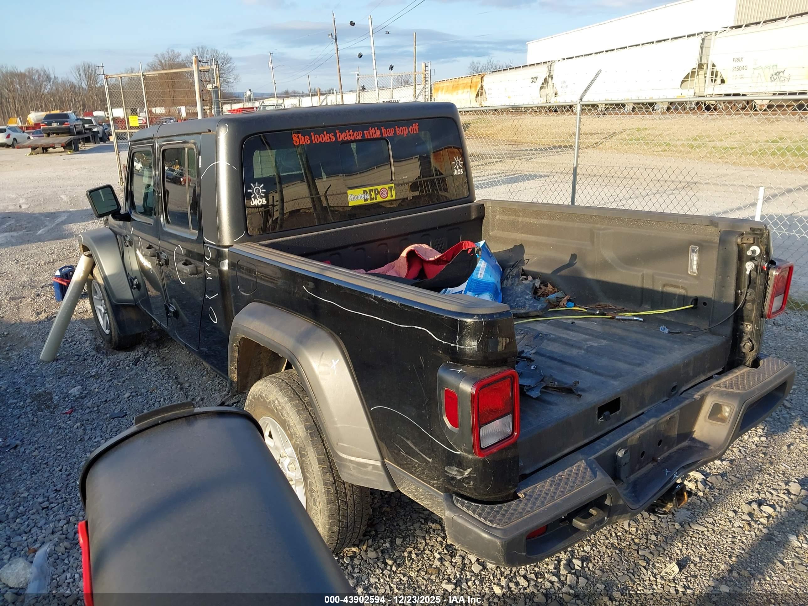 JEEP GLADIATOR image 3