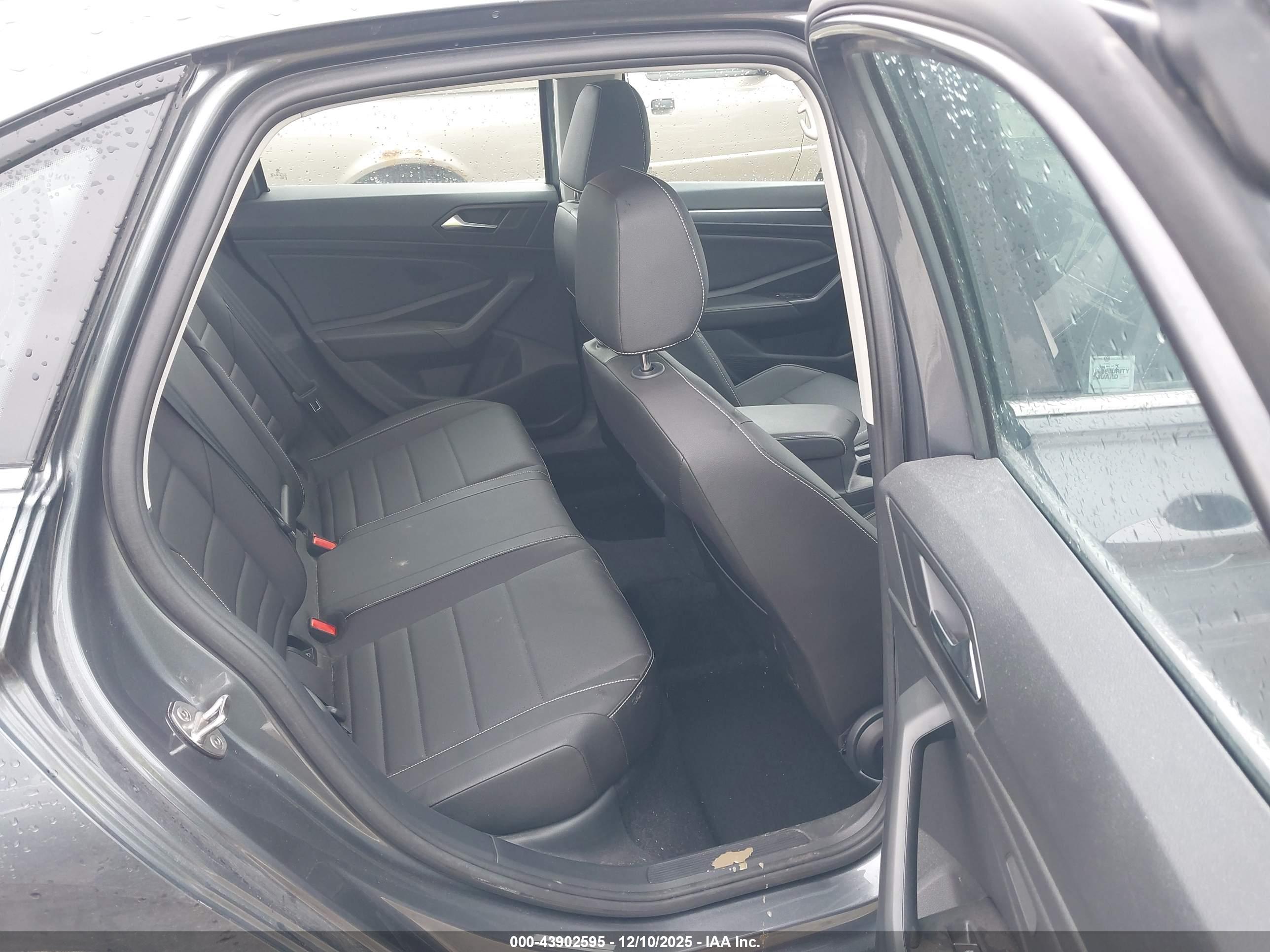 VOLKSWAGEN JETTA image 8