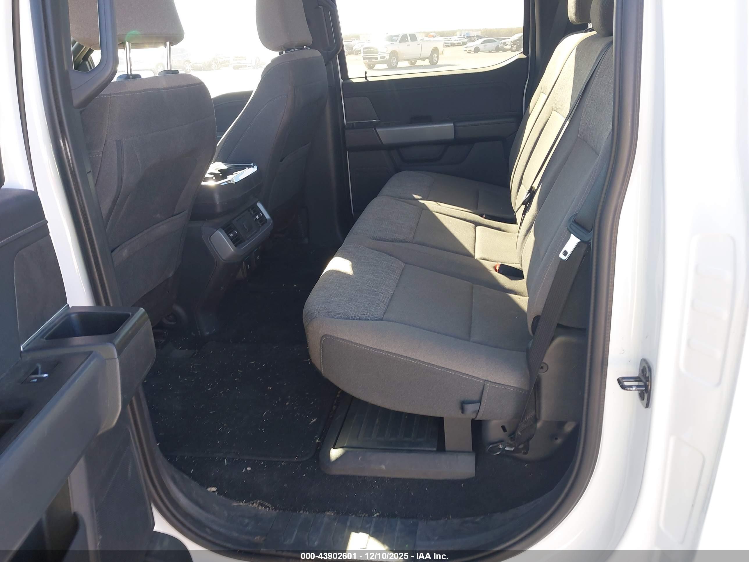 FORD F-150 image 8