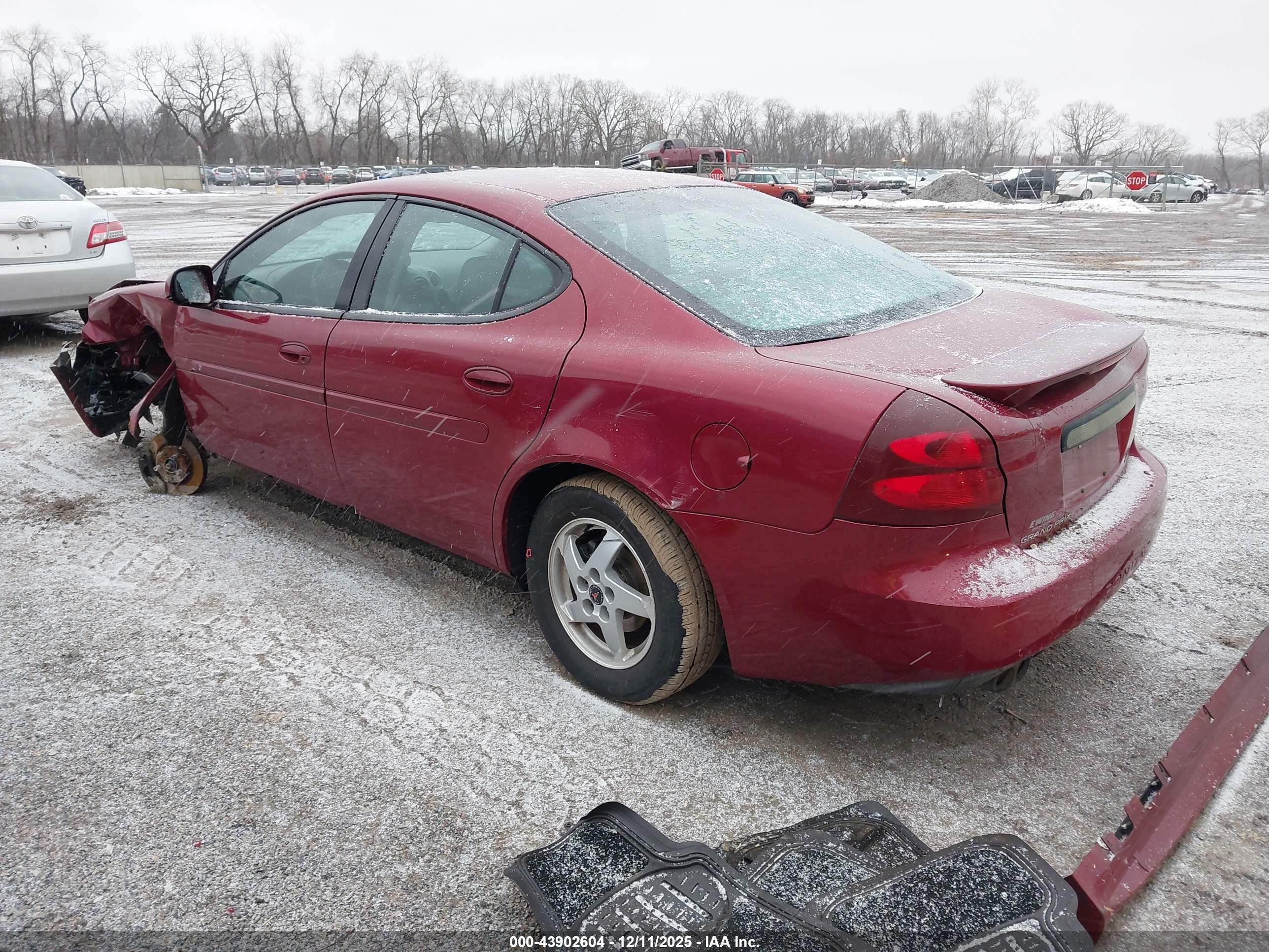 PONTIAC GRAND image 3