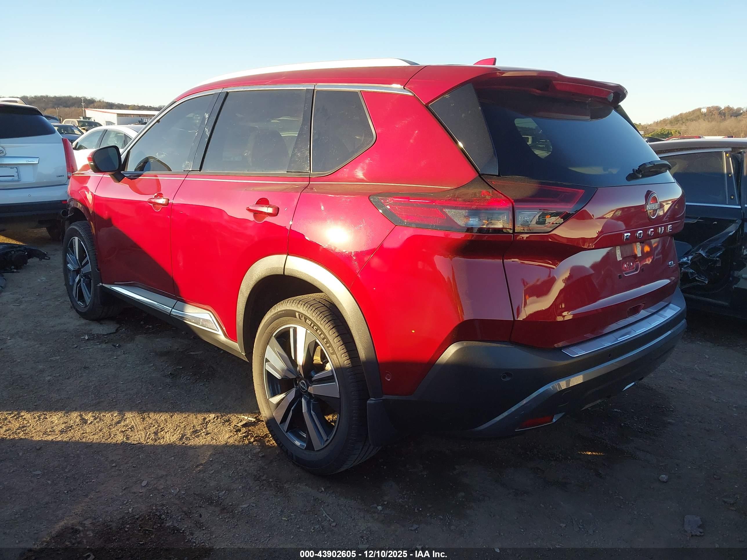 NISSAN ROGUE image 3
