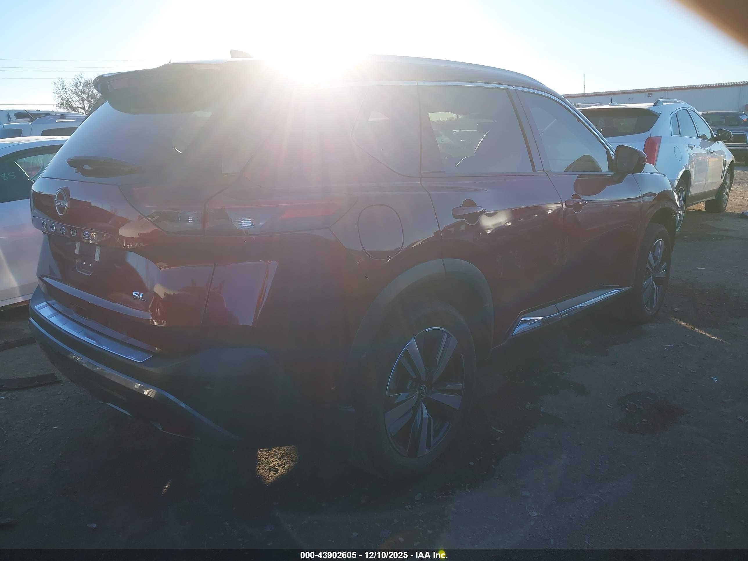 NISSAN ROGUE image 4