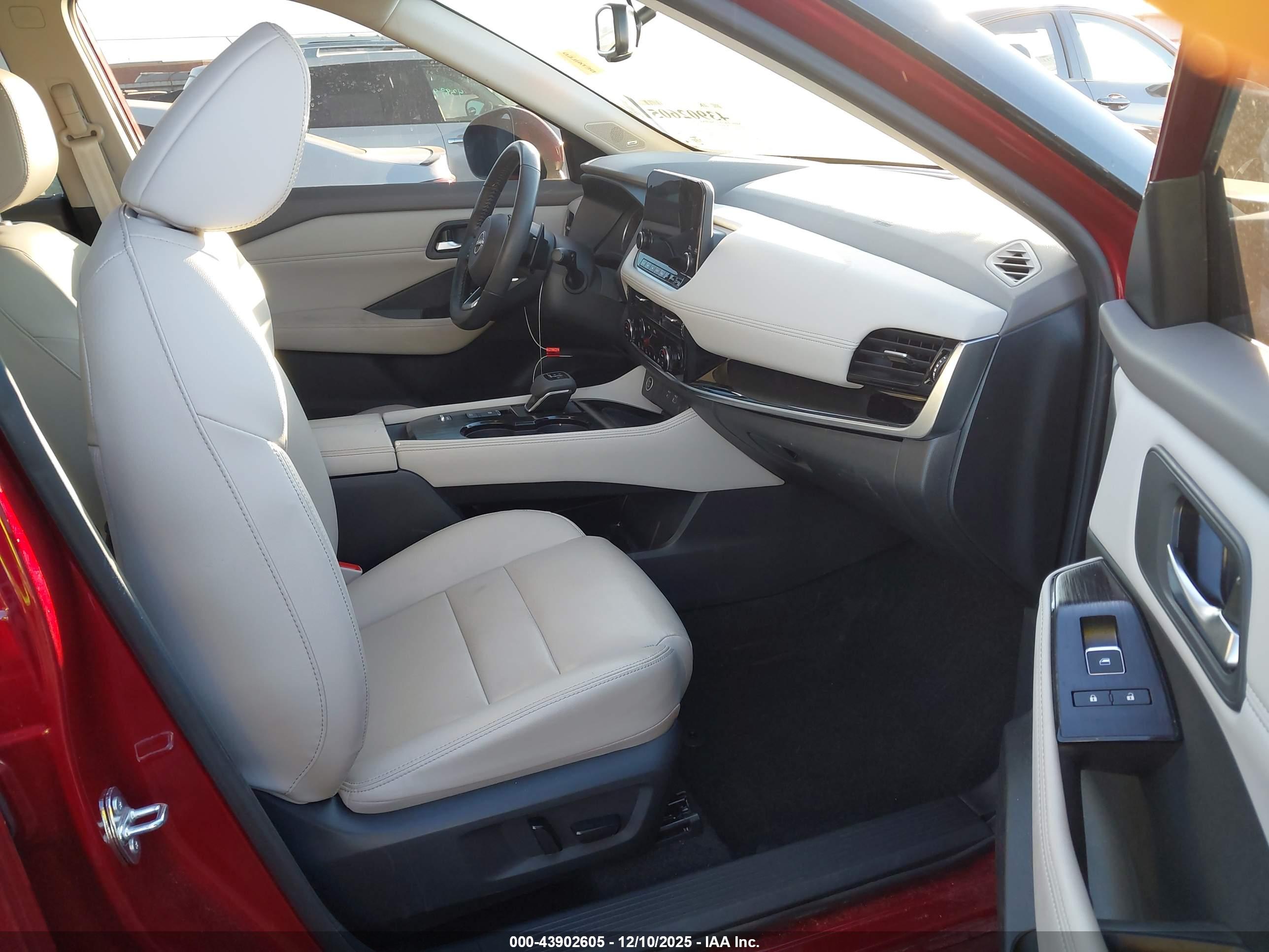 NISSAN ROGUE image 5