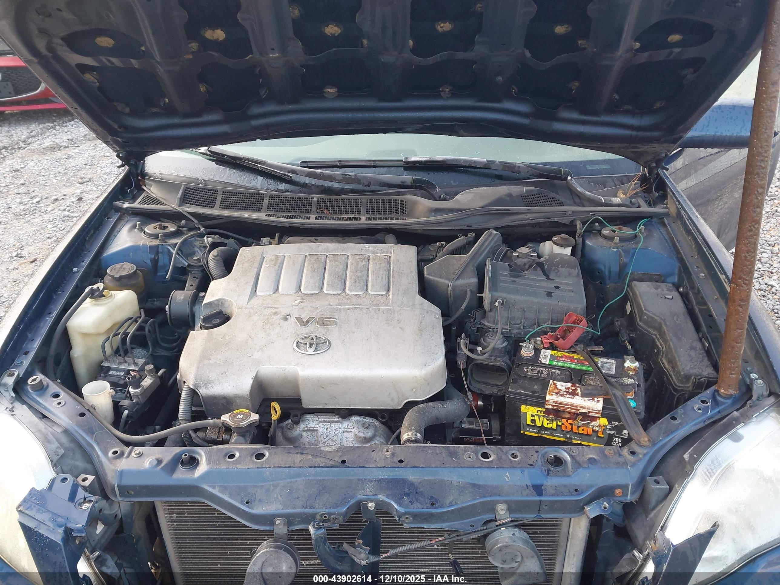 TOYOTA AVALON image 10