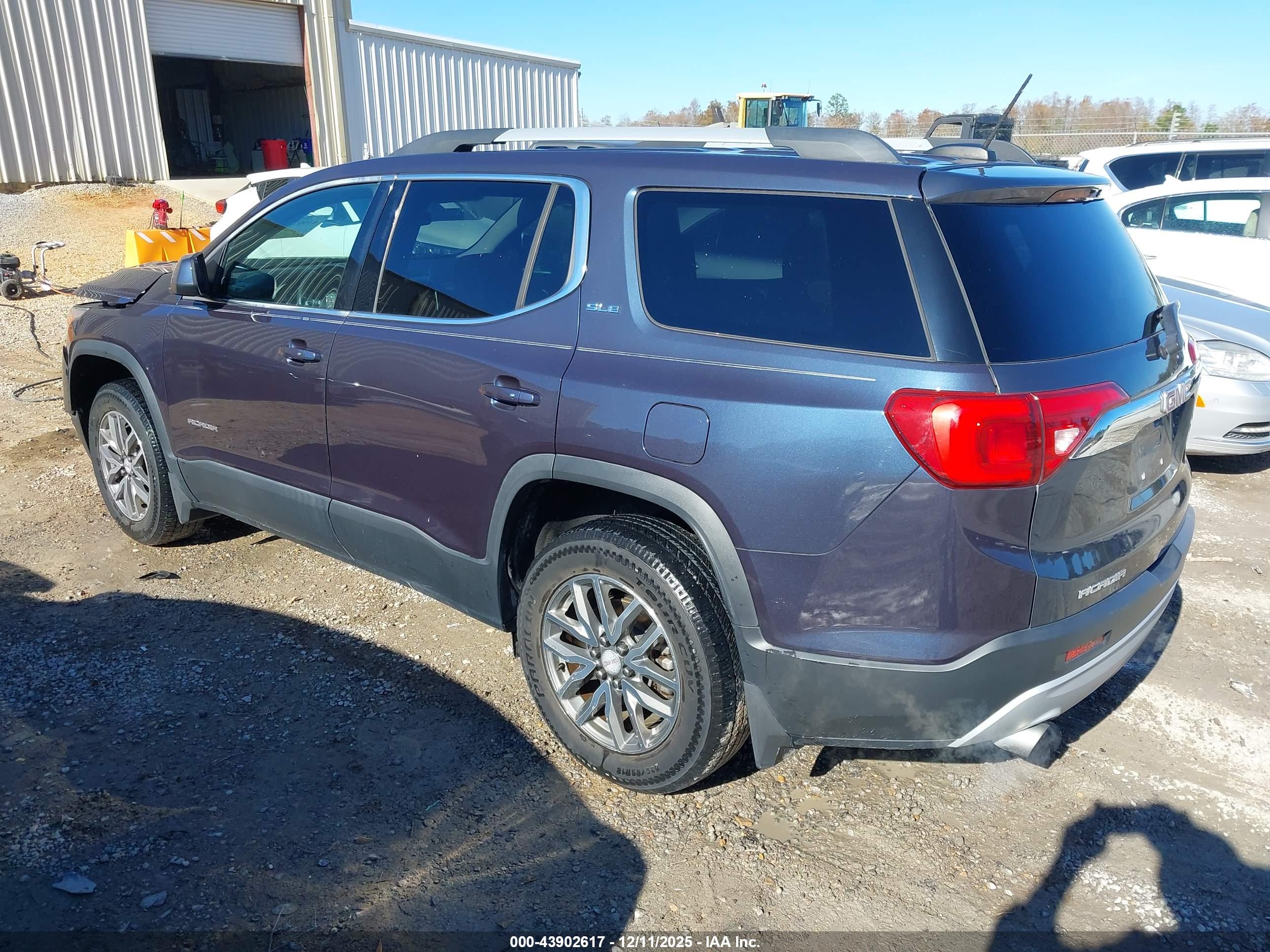 GMC ACADIA image 3