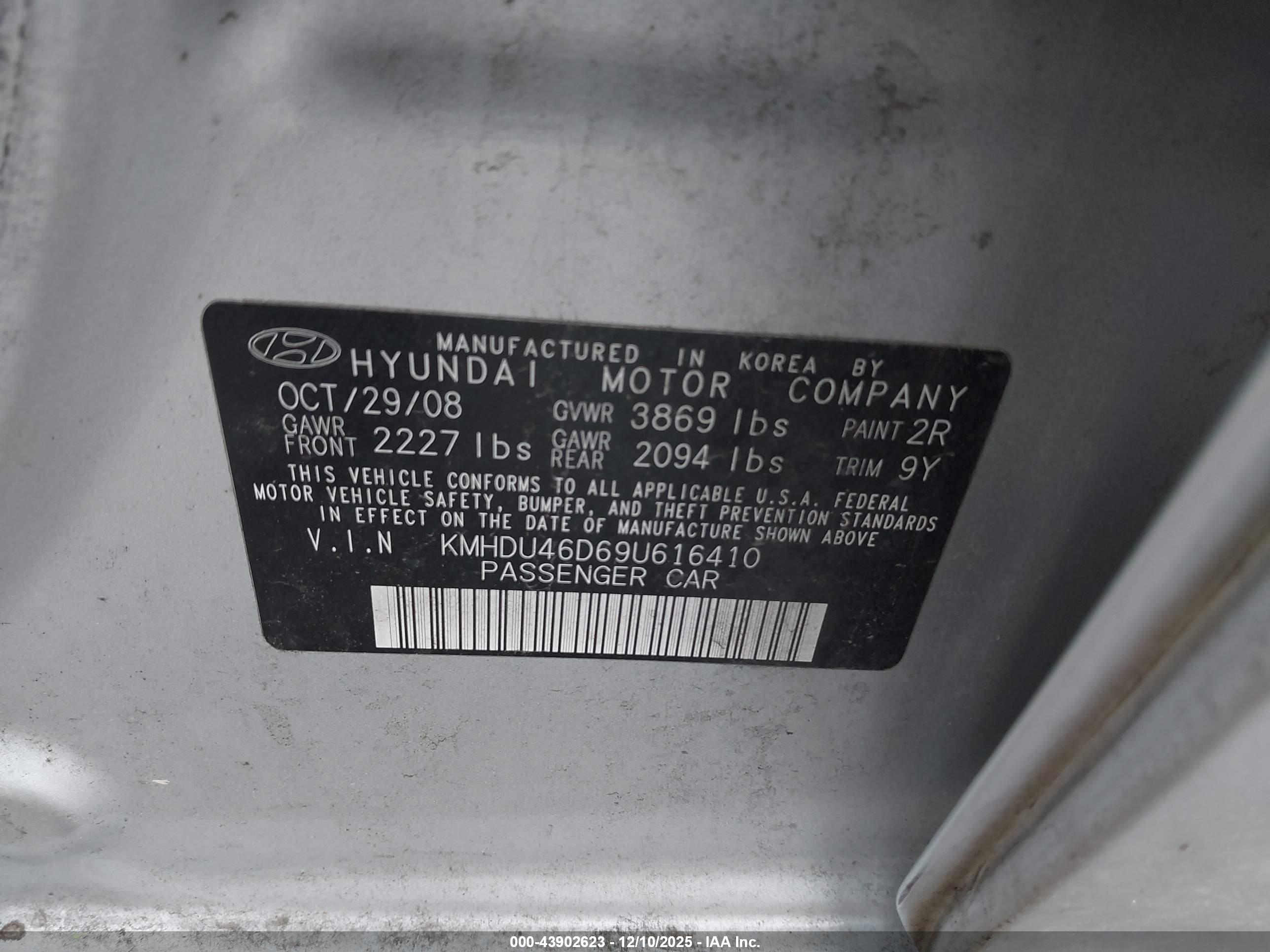 HYUNDAI ELANTRA image 9