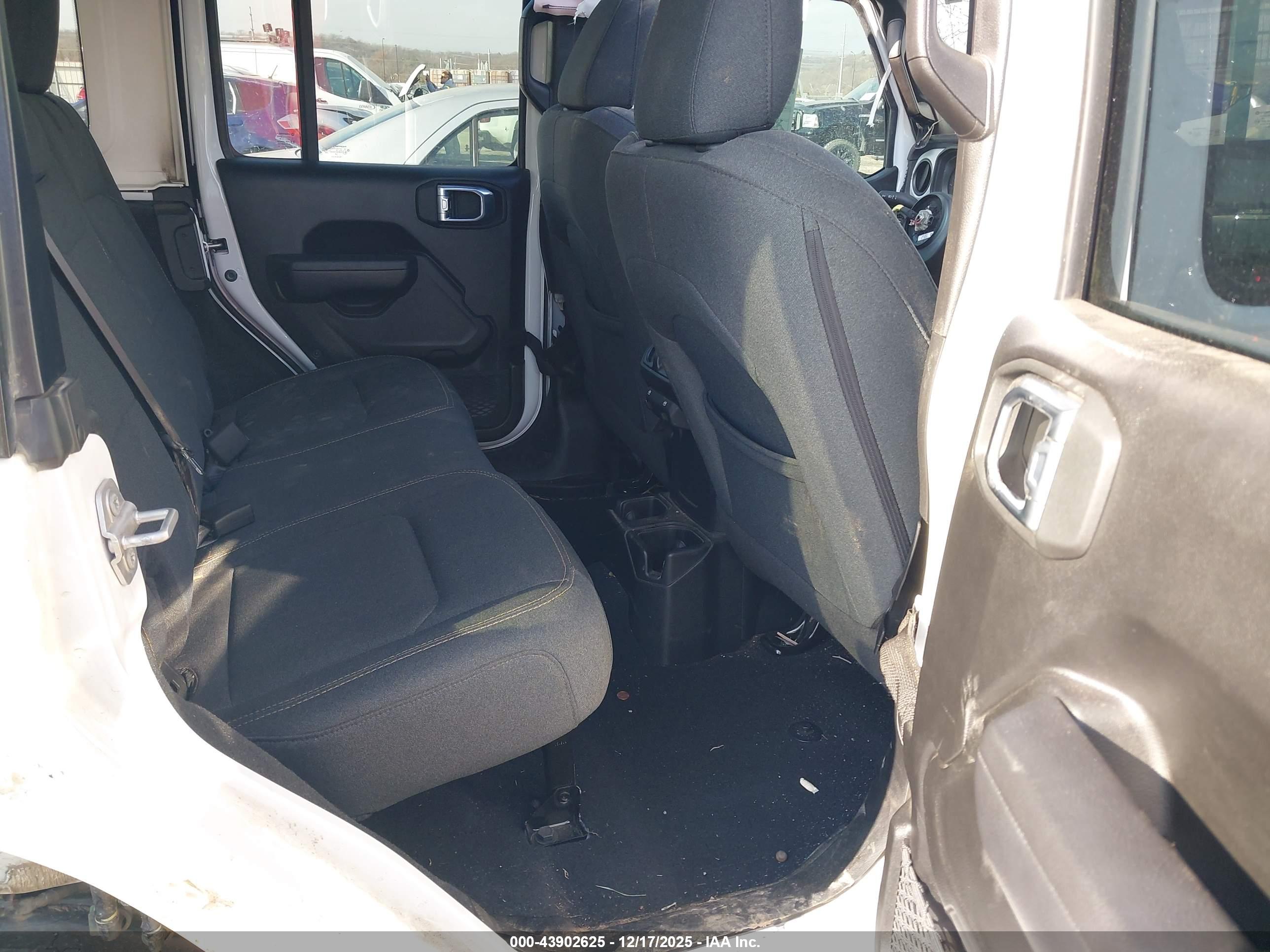 JEEP WRANGLER image 8