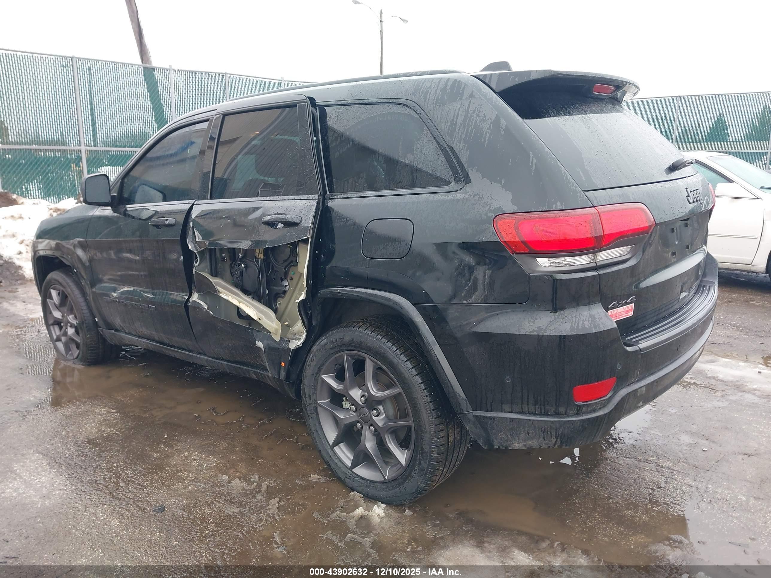 JEEP GRAND image 3