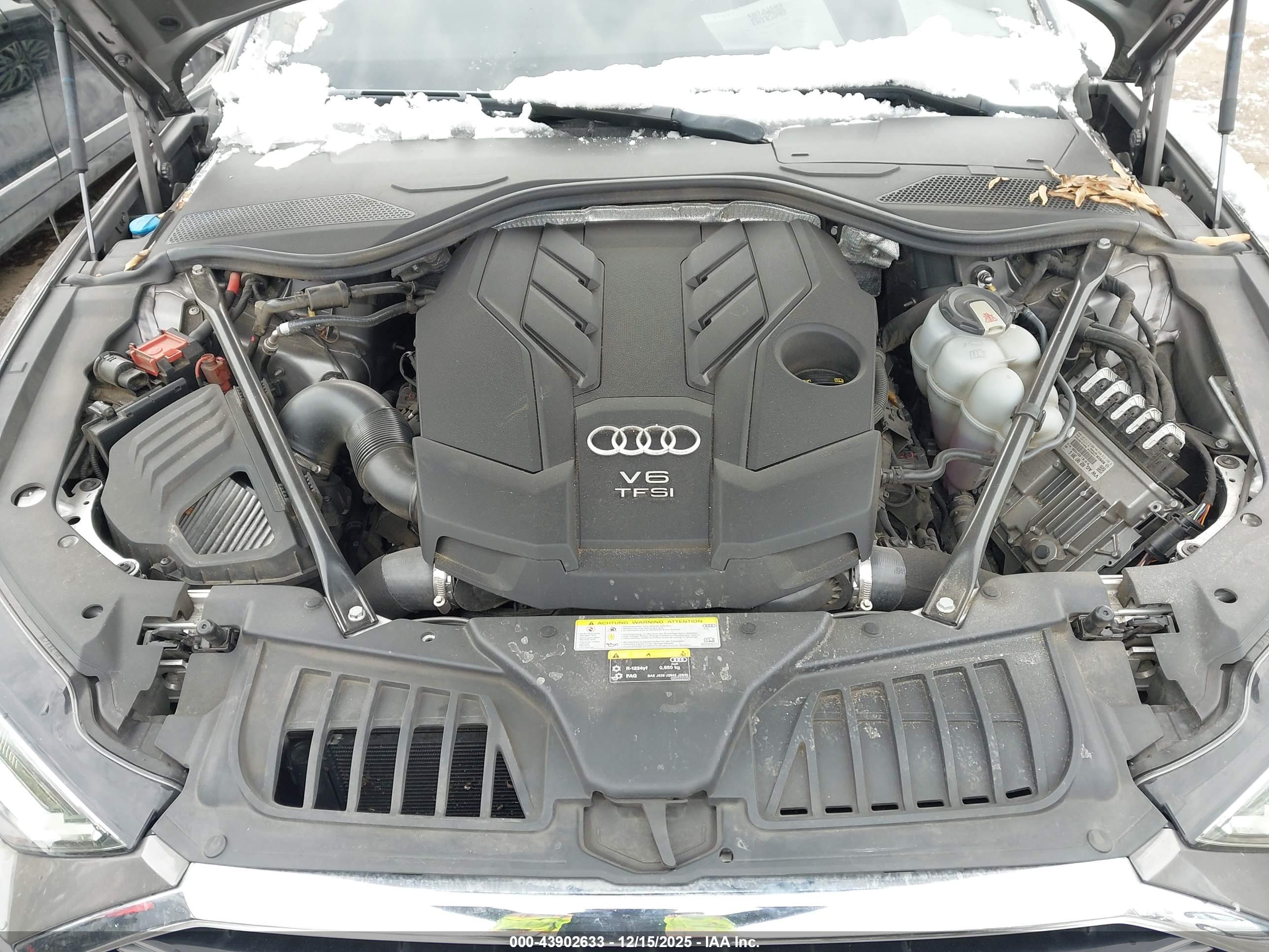 AUDI A8 image 10