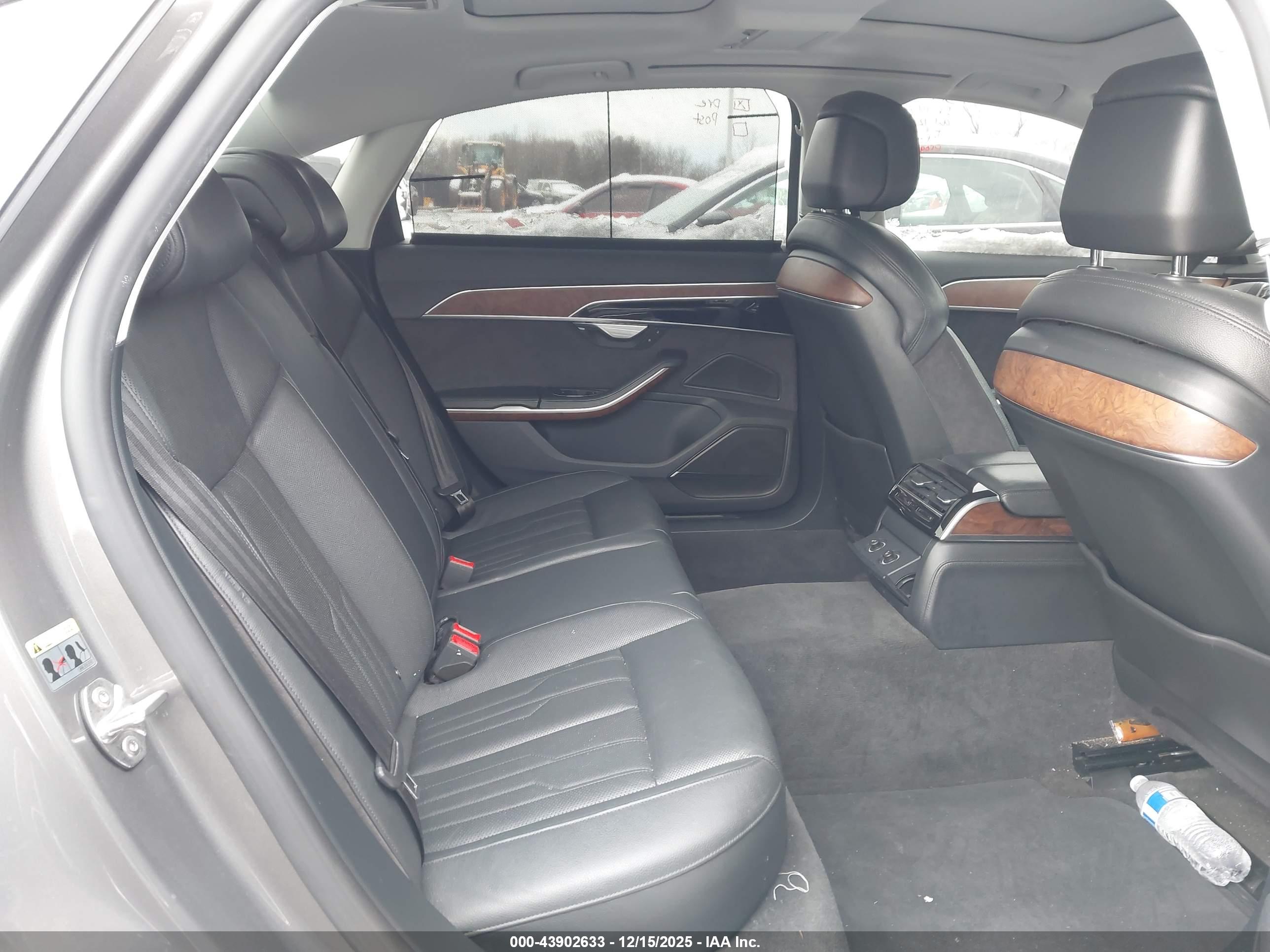 AUDI A8 image 8