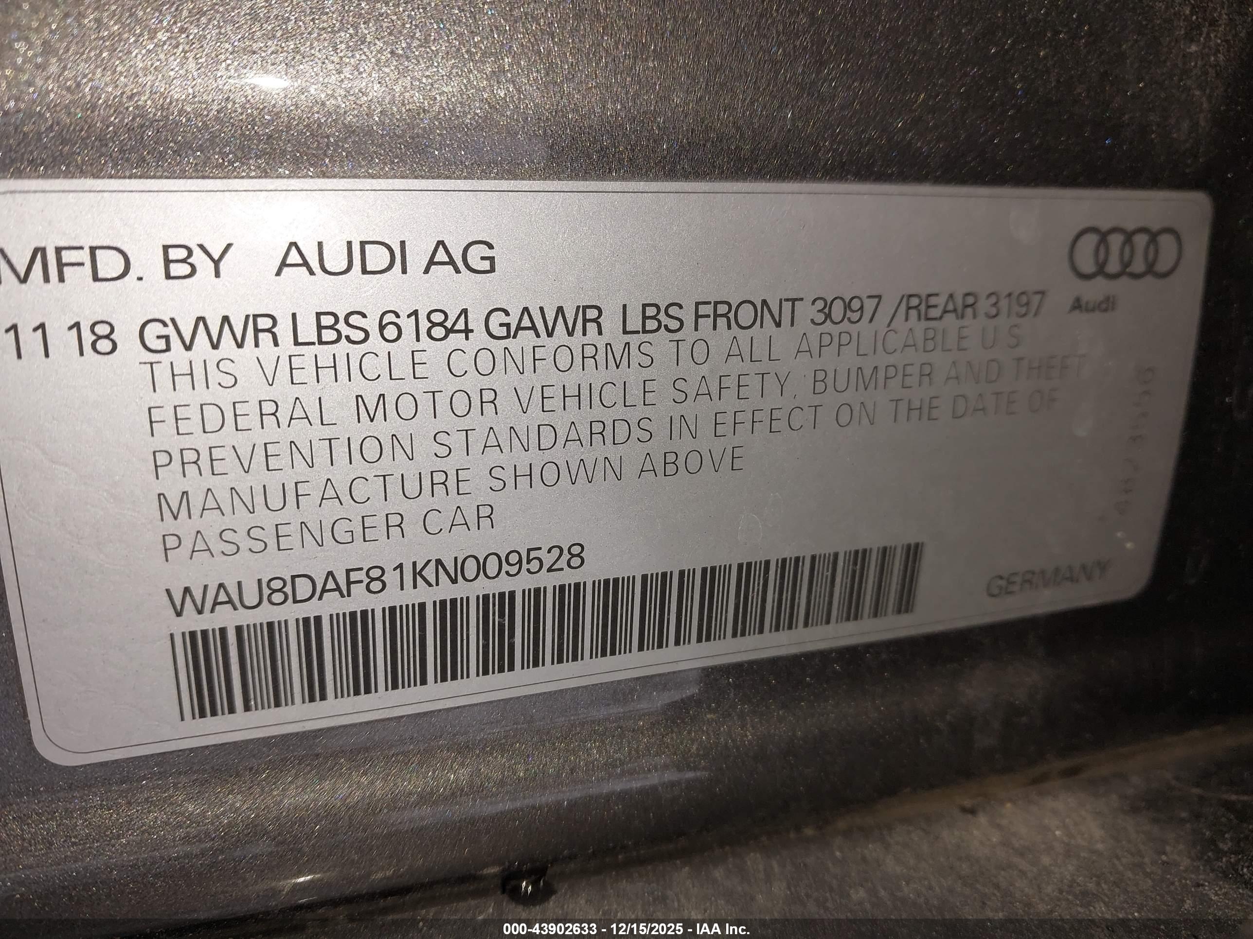 AUDI A8 image 9