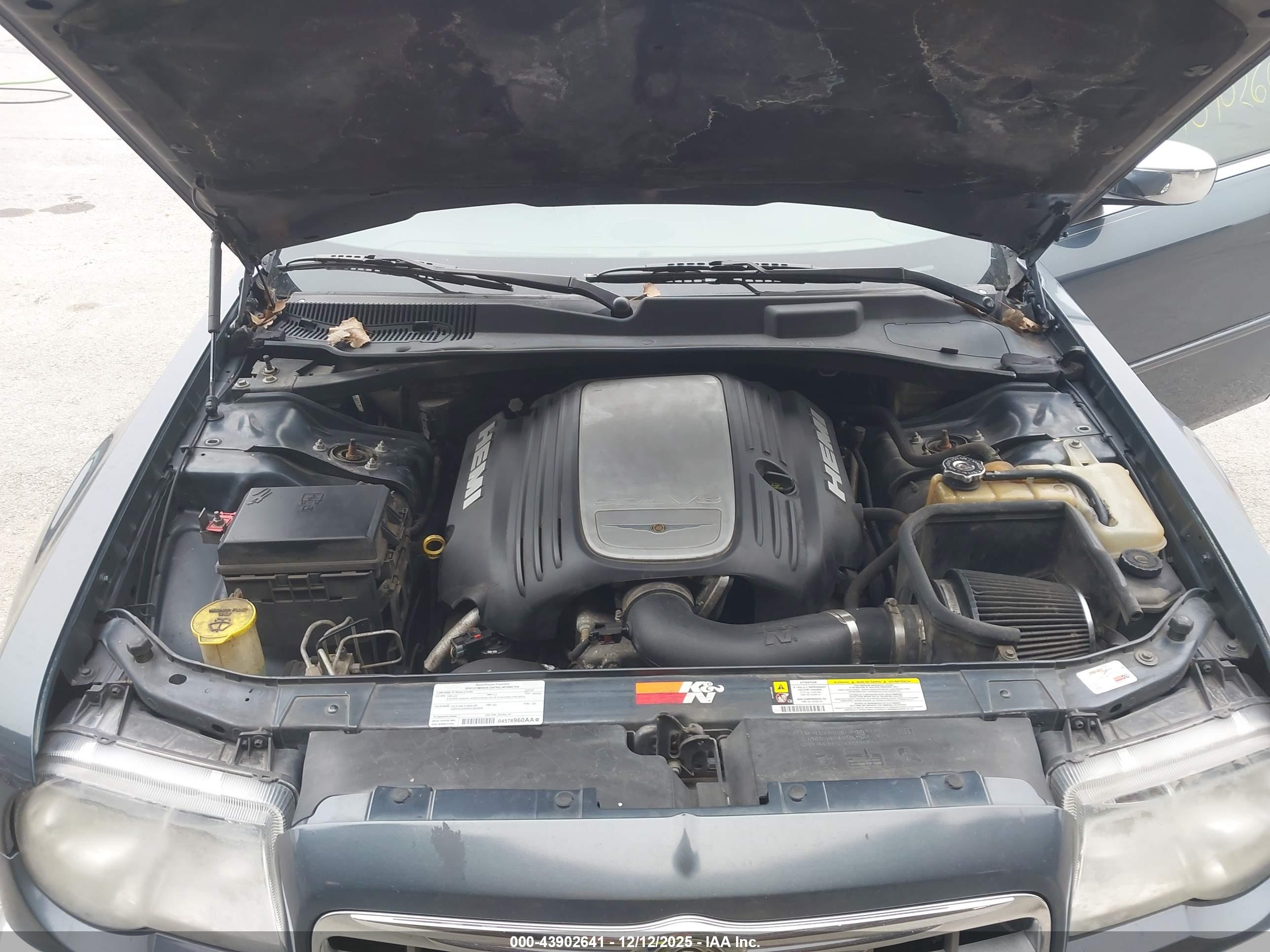 CHRYSLER 300C image 10