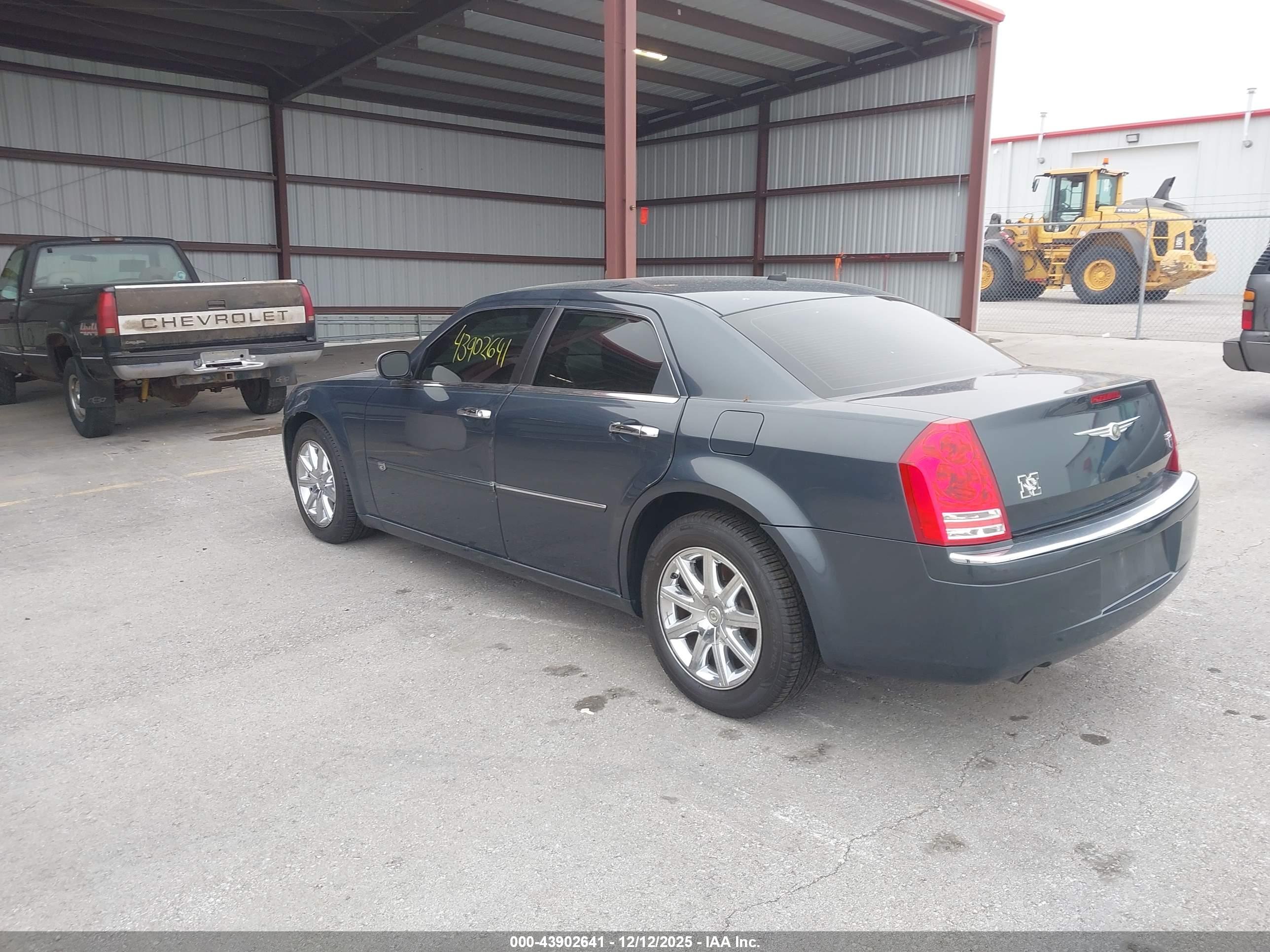 CHRYSLER 300C image 3