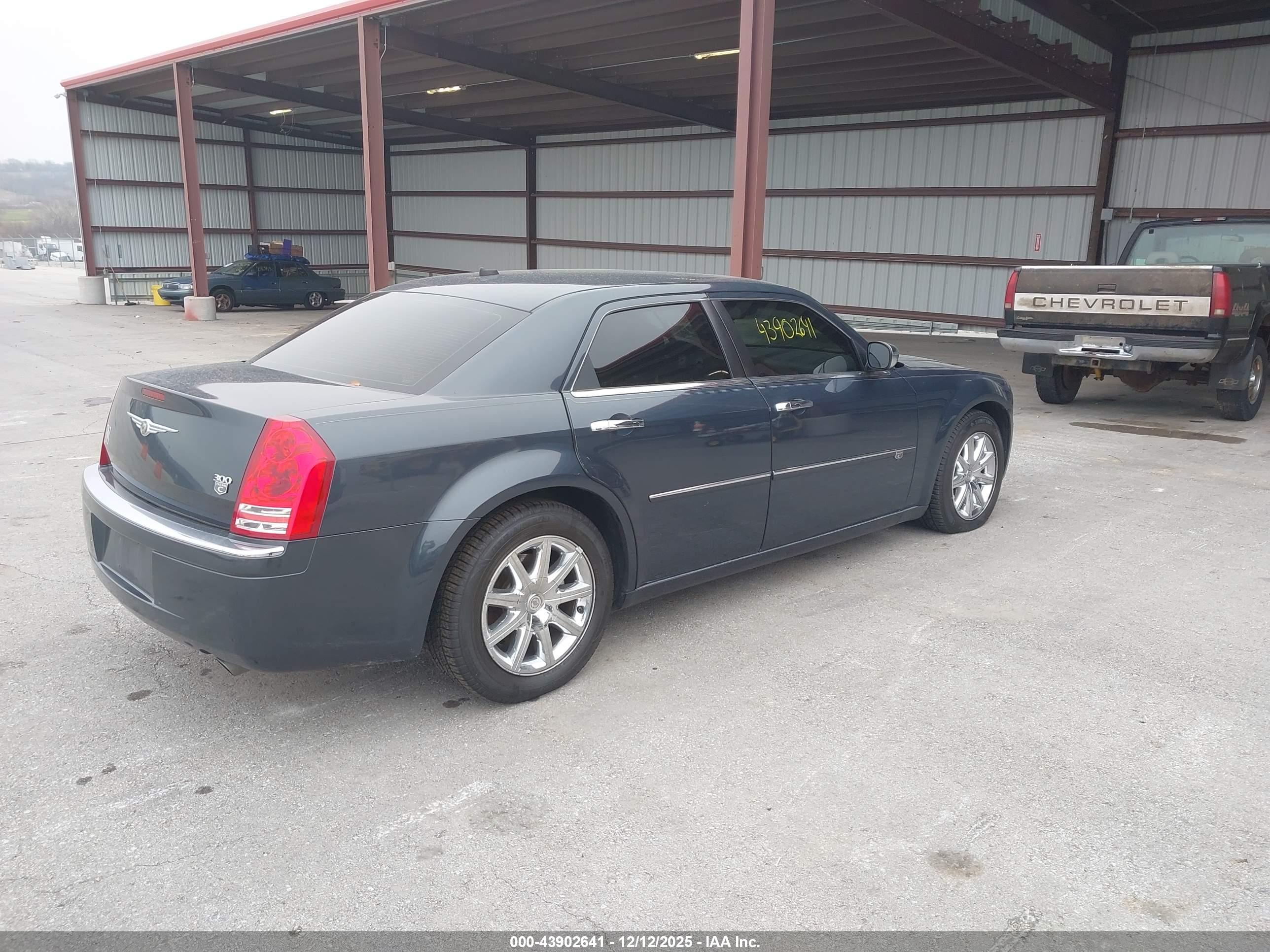 CHRYSLER 300C image 4