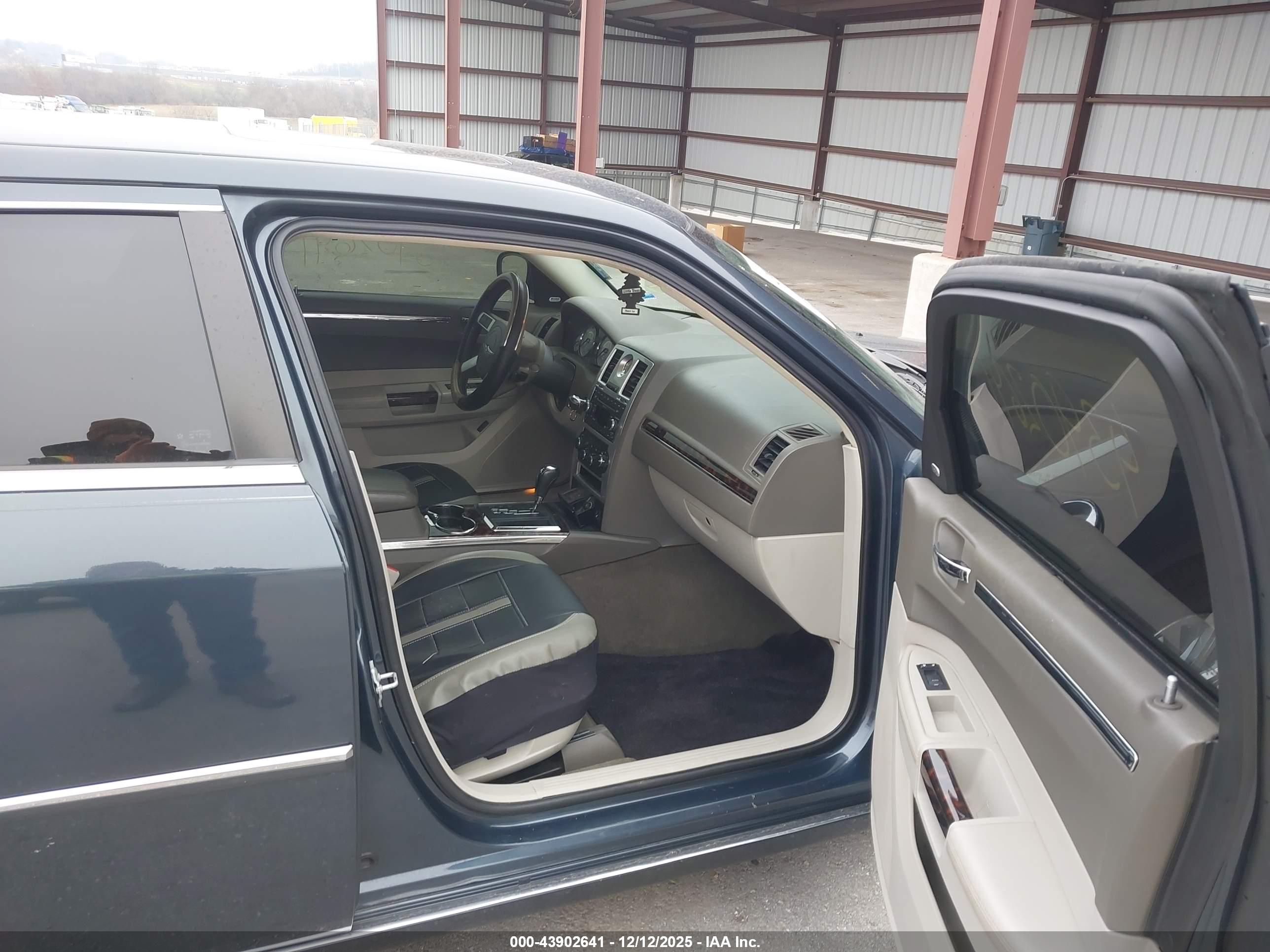 CHRYSLER 300C image 5