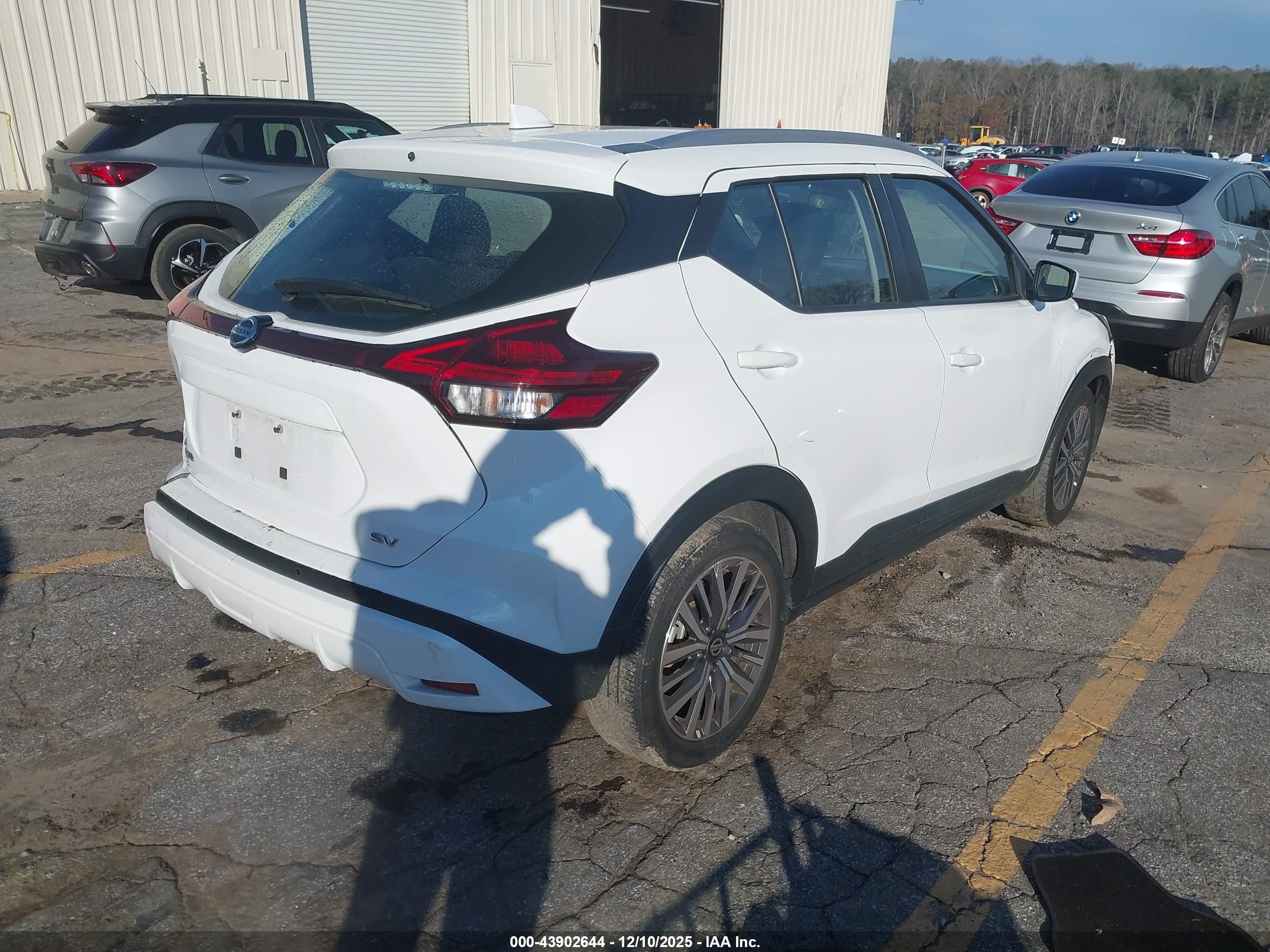 NISSAN KICKS image 4