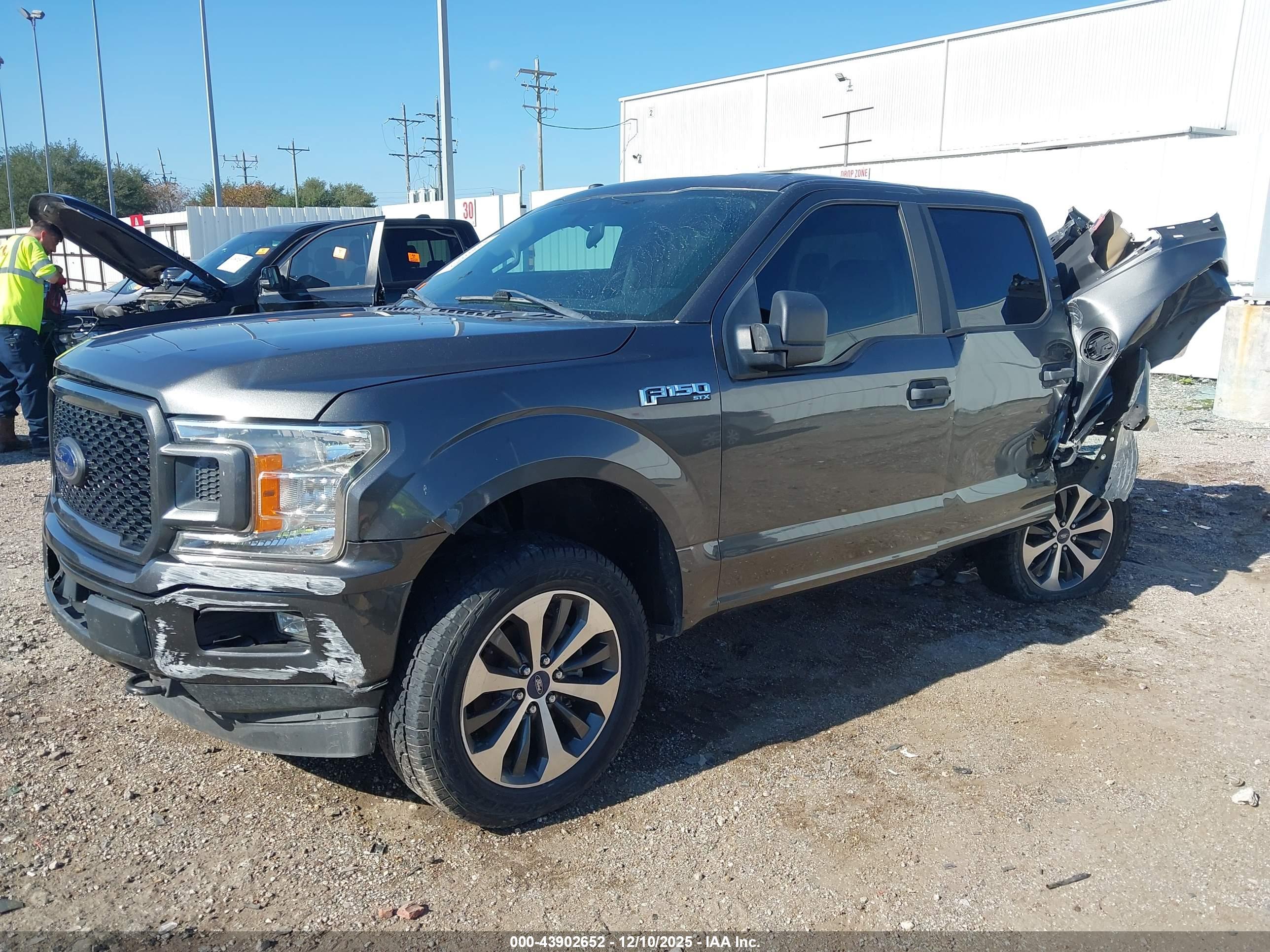 FORD F-150 image 2