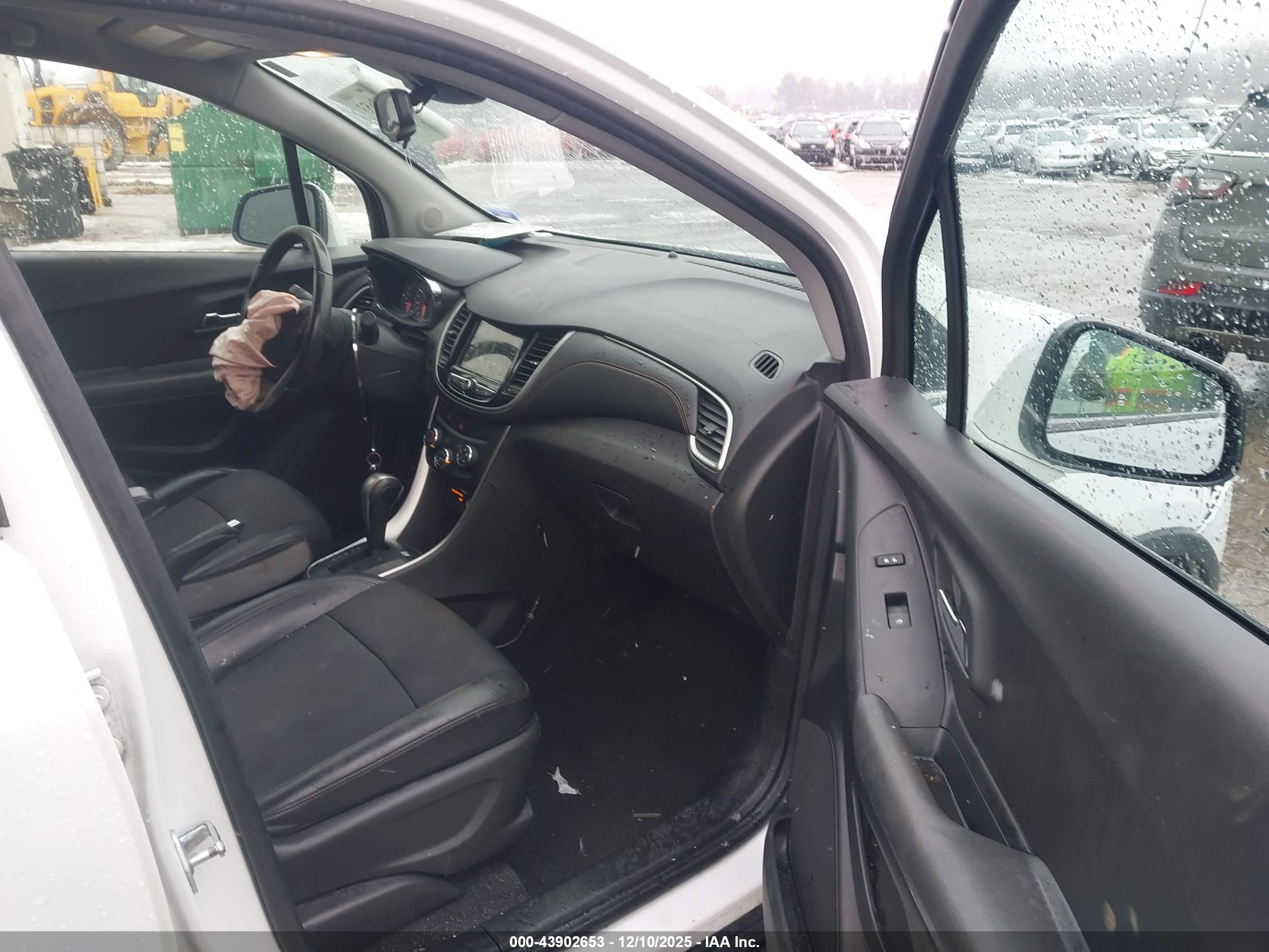 CHEVROLET TRAX image 5