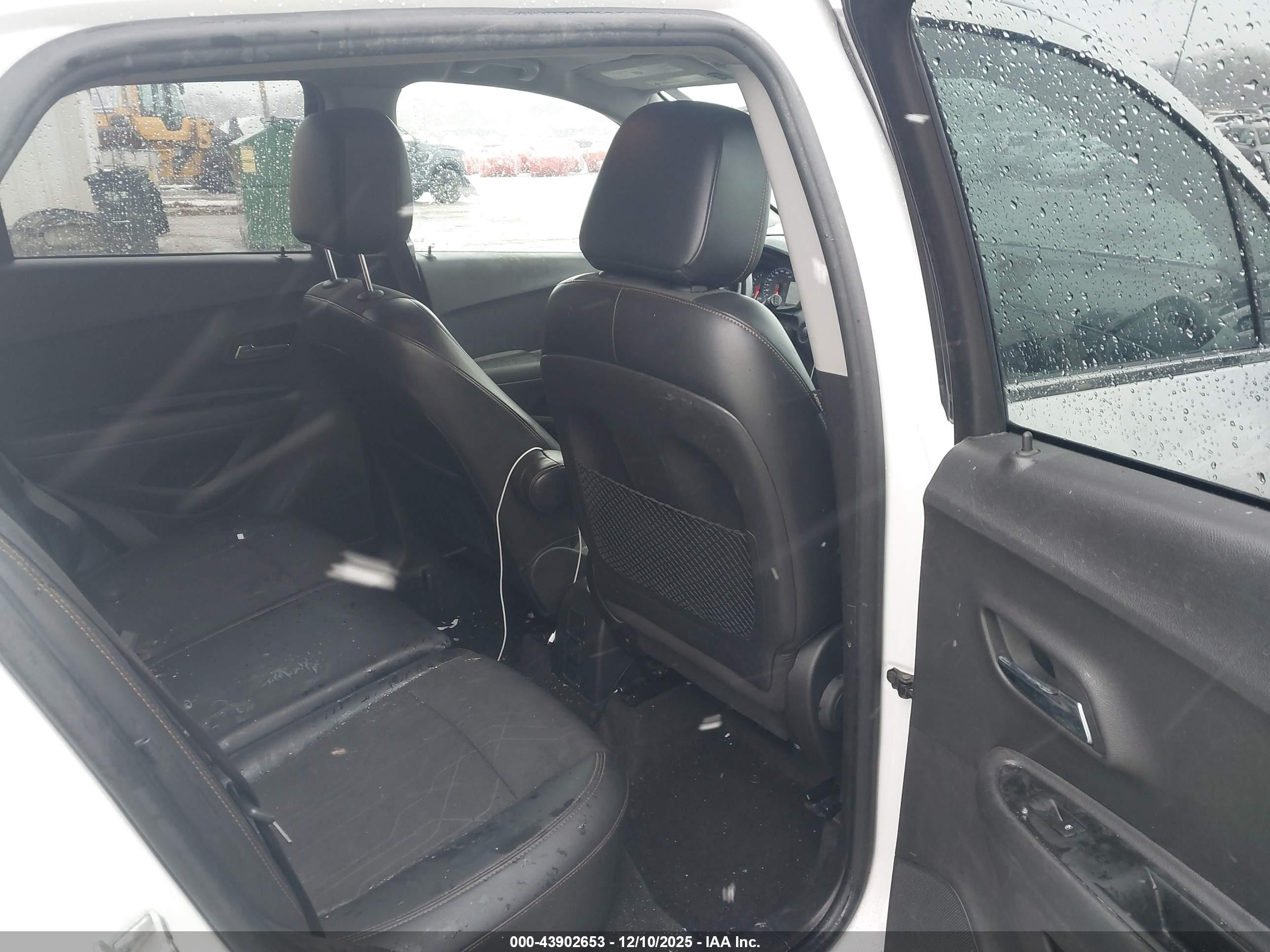 CHEVROLET TRAX image 8