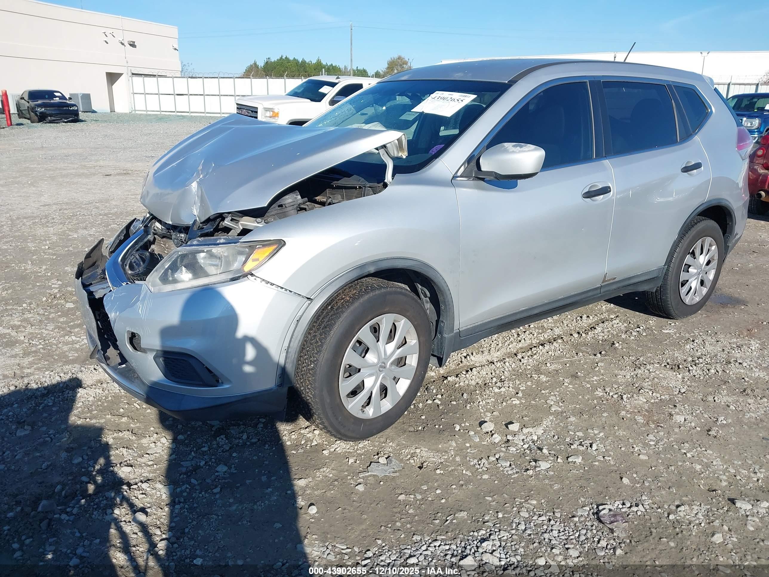 NISSAN ROGUE image 2