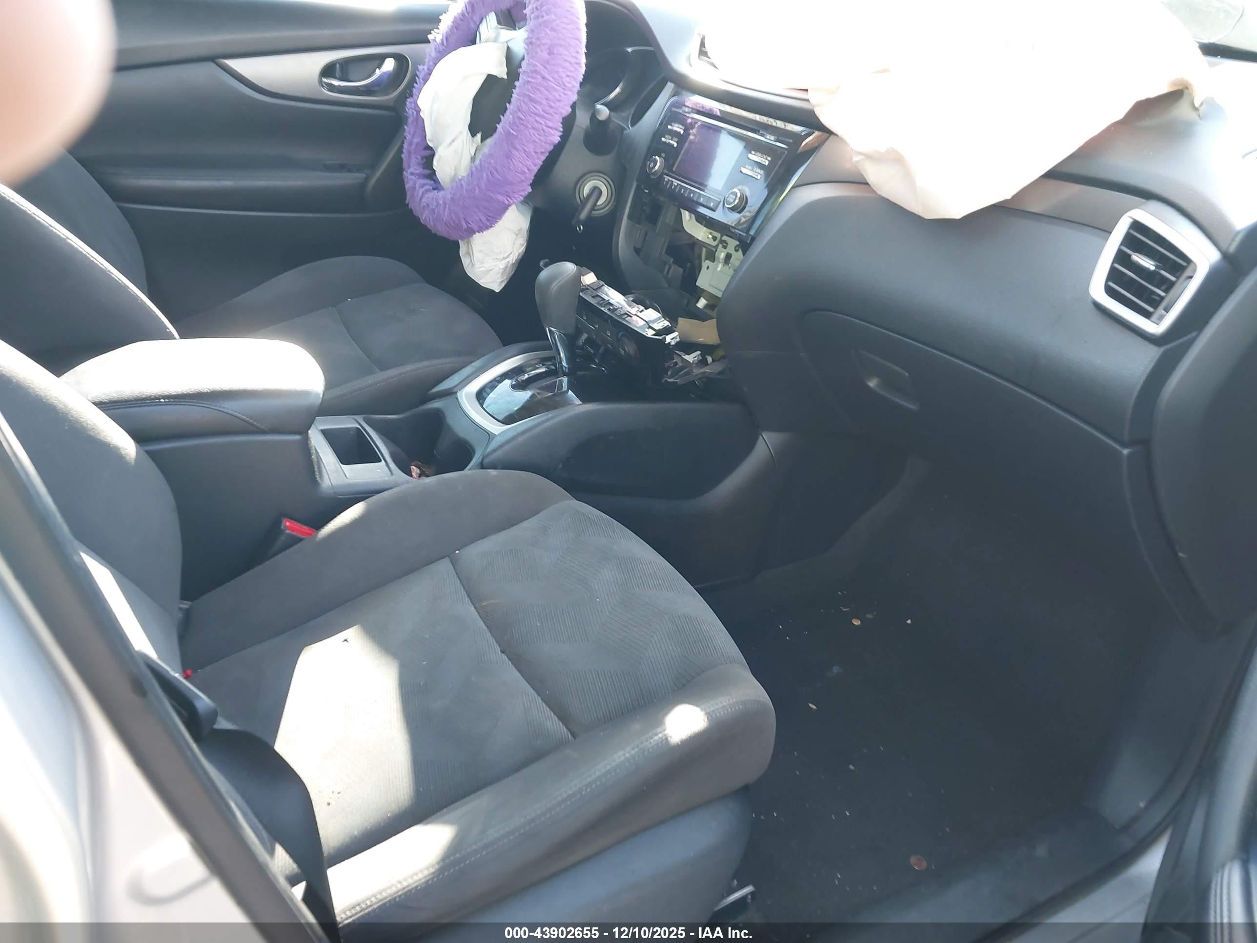 NISSAN ROGUE image 5